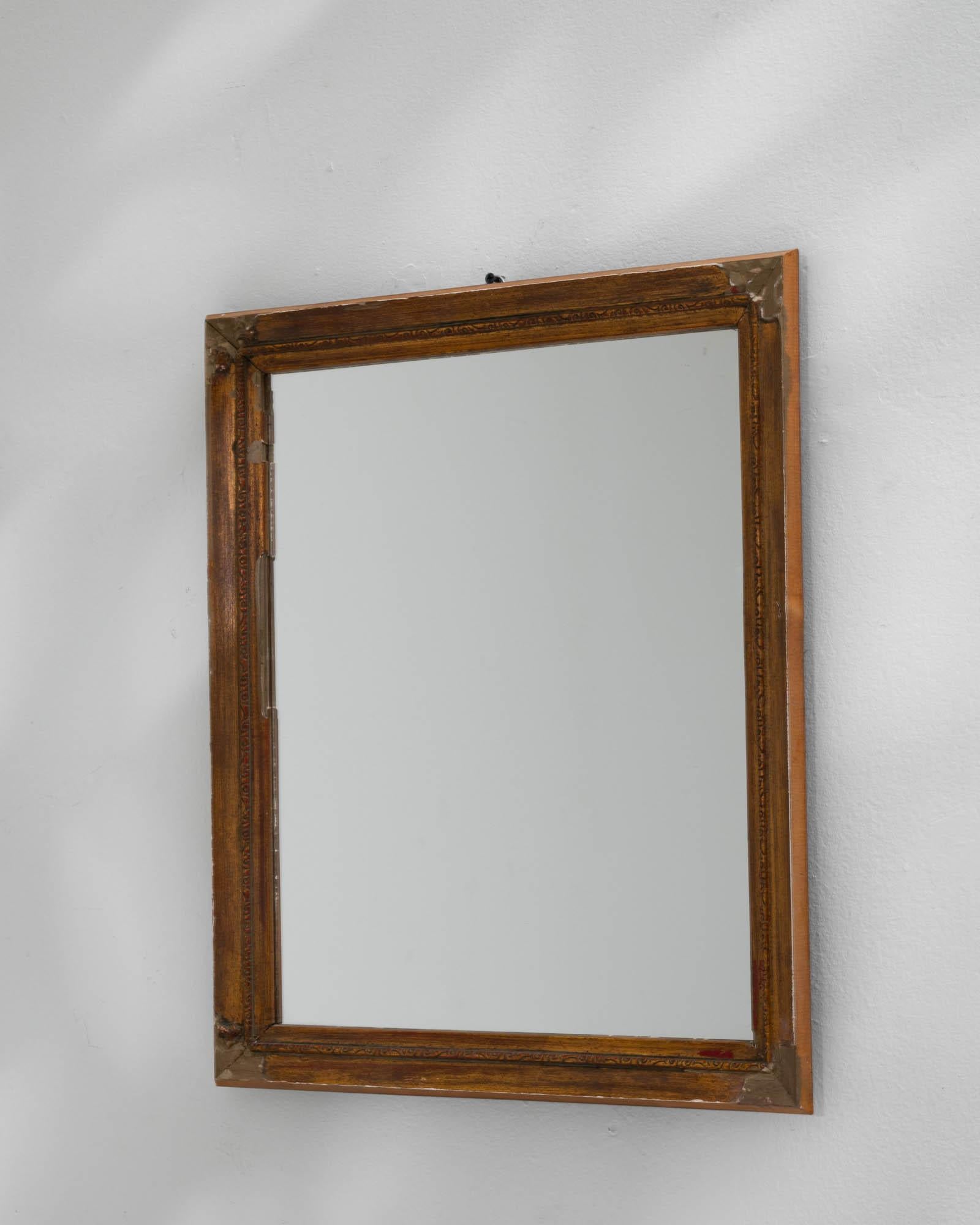 Early 20th Century French Gilded Wooden Mirror In Good Condition For Sale In High Point, NC