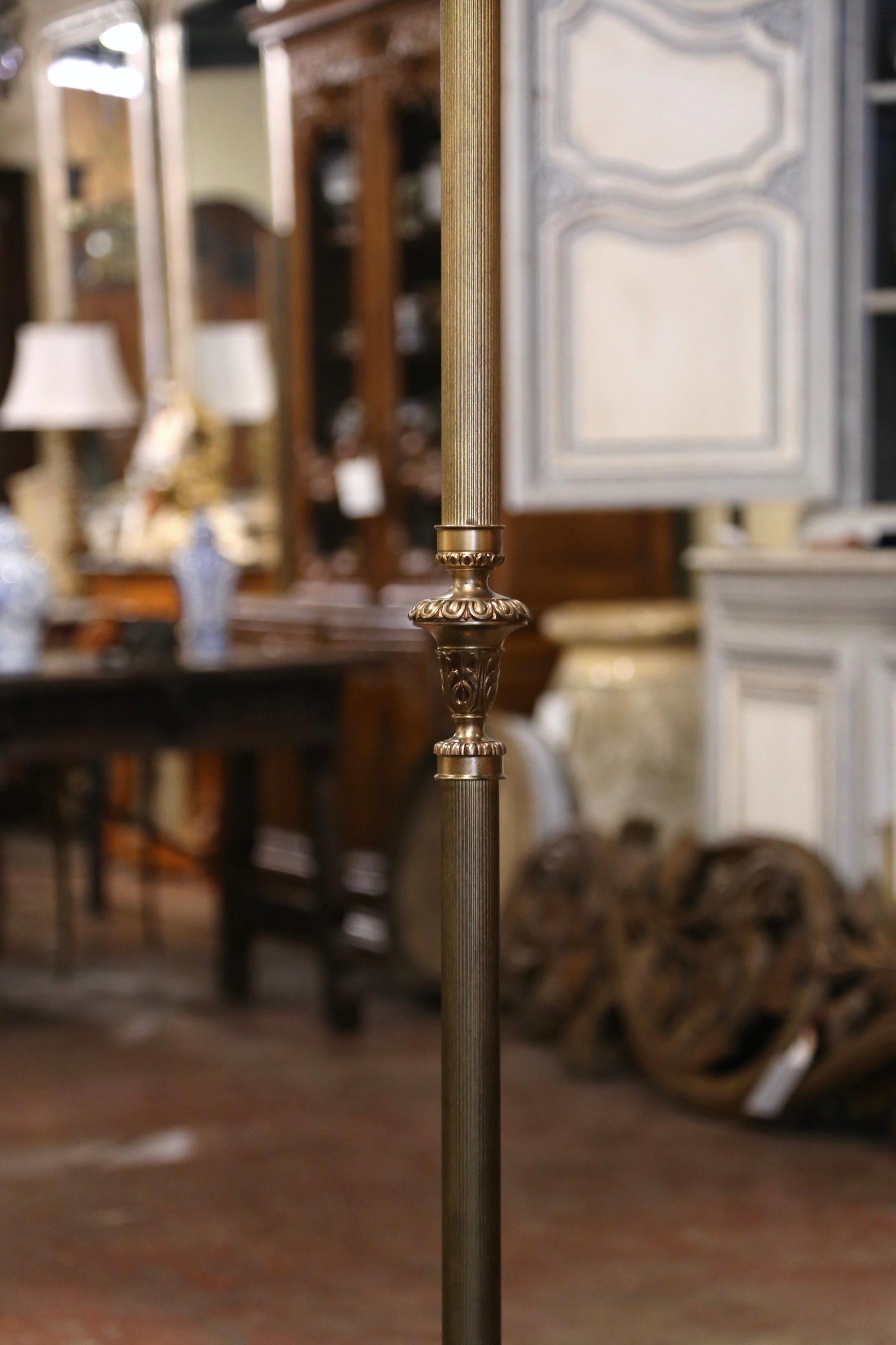 Albero da sala a quattro ganci in ottone dorato dei primi del Novecento francese su base di marmo In condizioni ottime in vendita a Dallas, TX