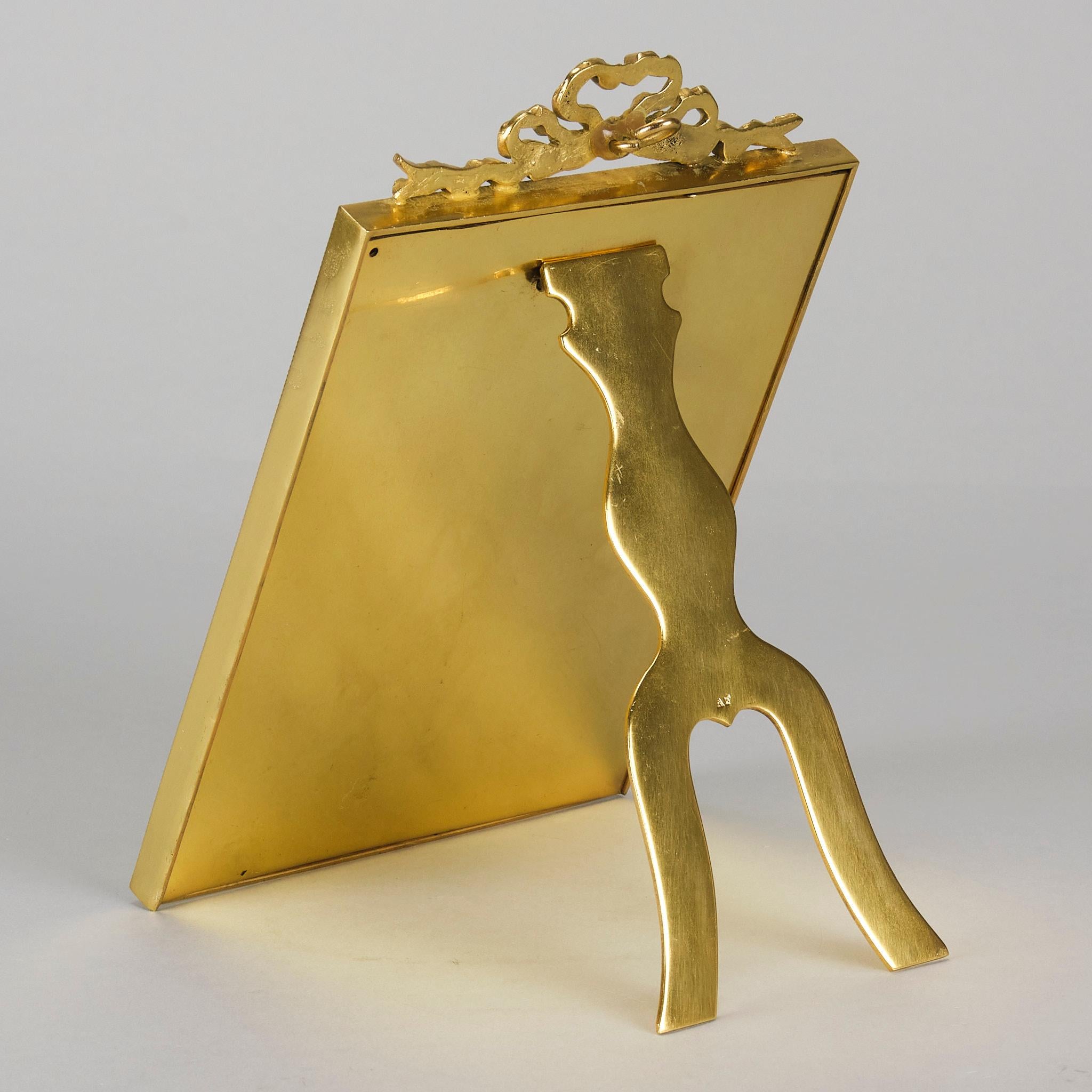 Französischer Rahmen aus vergoldeter Bronze des frühen 20. Jahrhunderts im Louis-XVI.-Stil (Gold) im Angebot