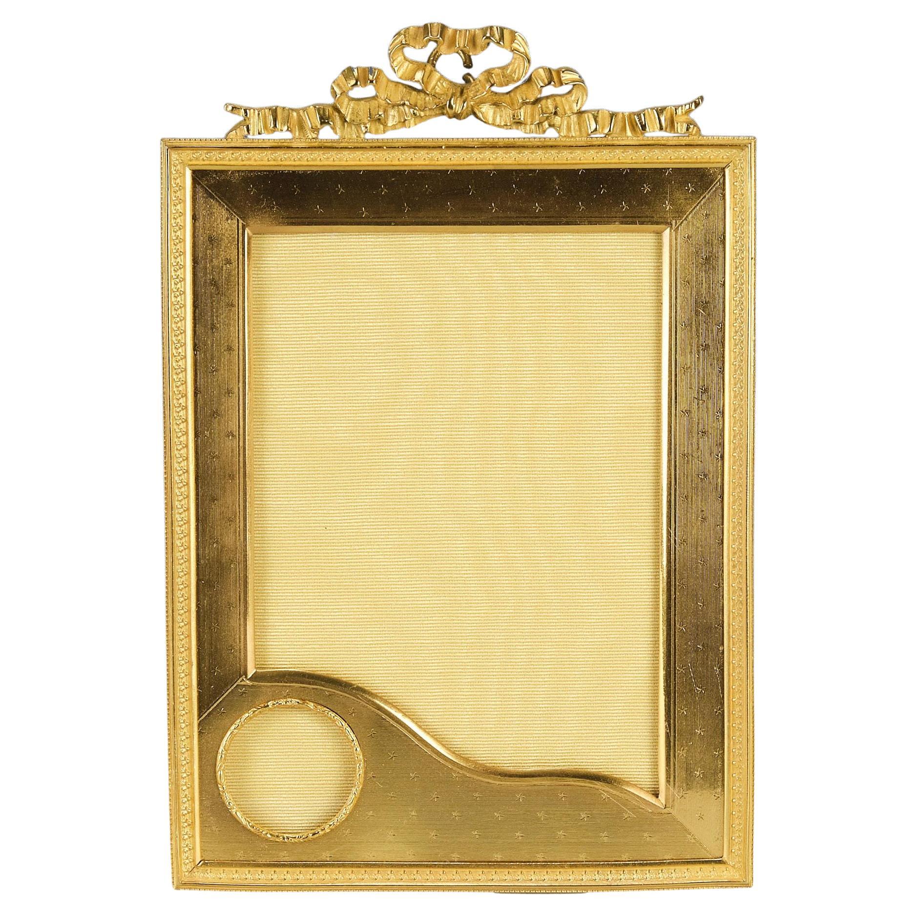 Französischer Rahmen aus vergoldeter Bronze des frühen 20. Jahrhunderts im Louis-XVI.-Stil im Angebot