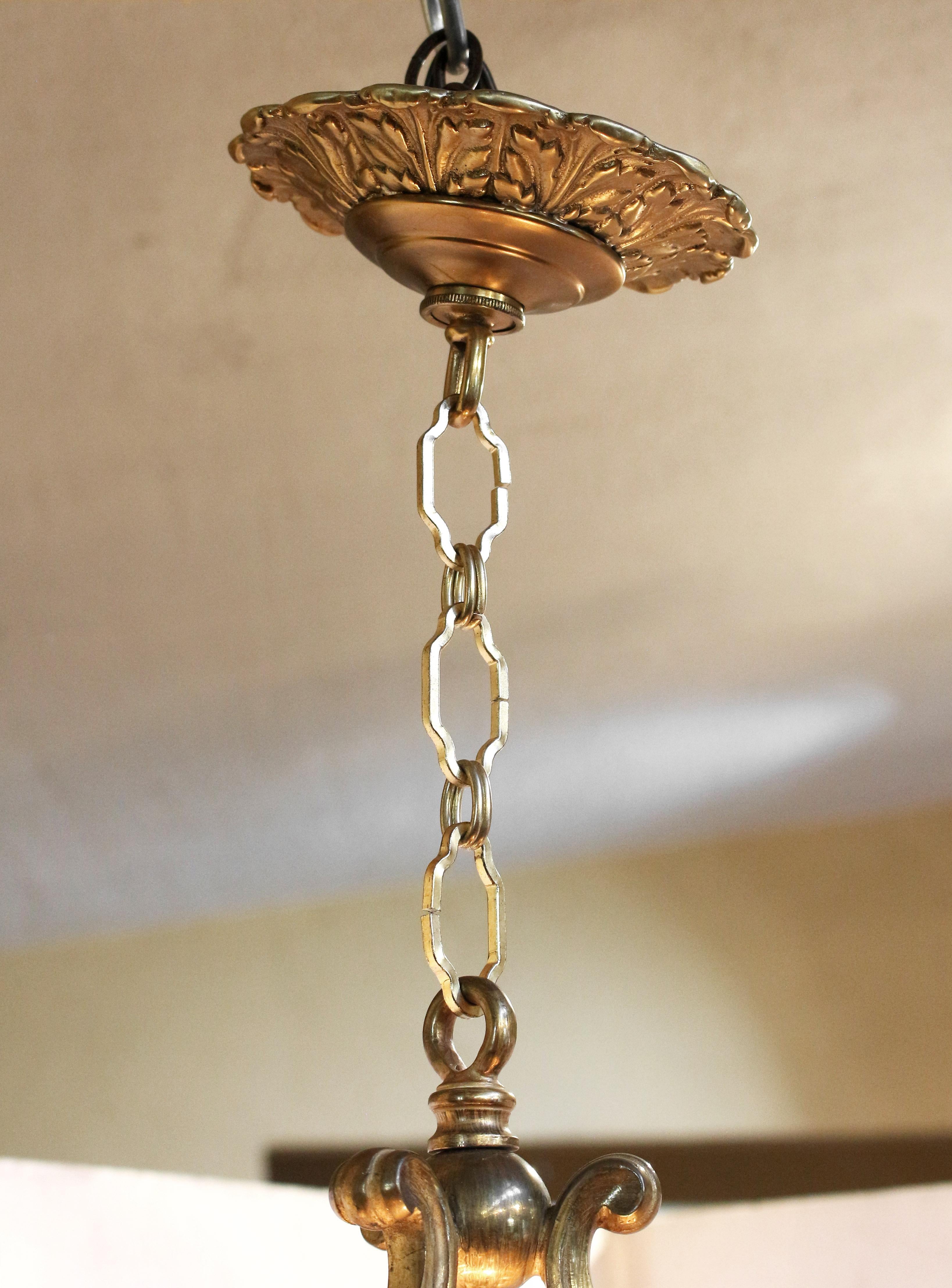 Französische Flurlaterne aus vergoldeter Bronze und Glas aus dem frühen 20. Jahrhundert im Zustand „Gut“ im Angebot in Chapel Hill, NC