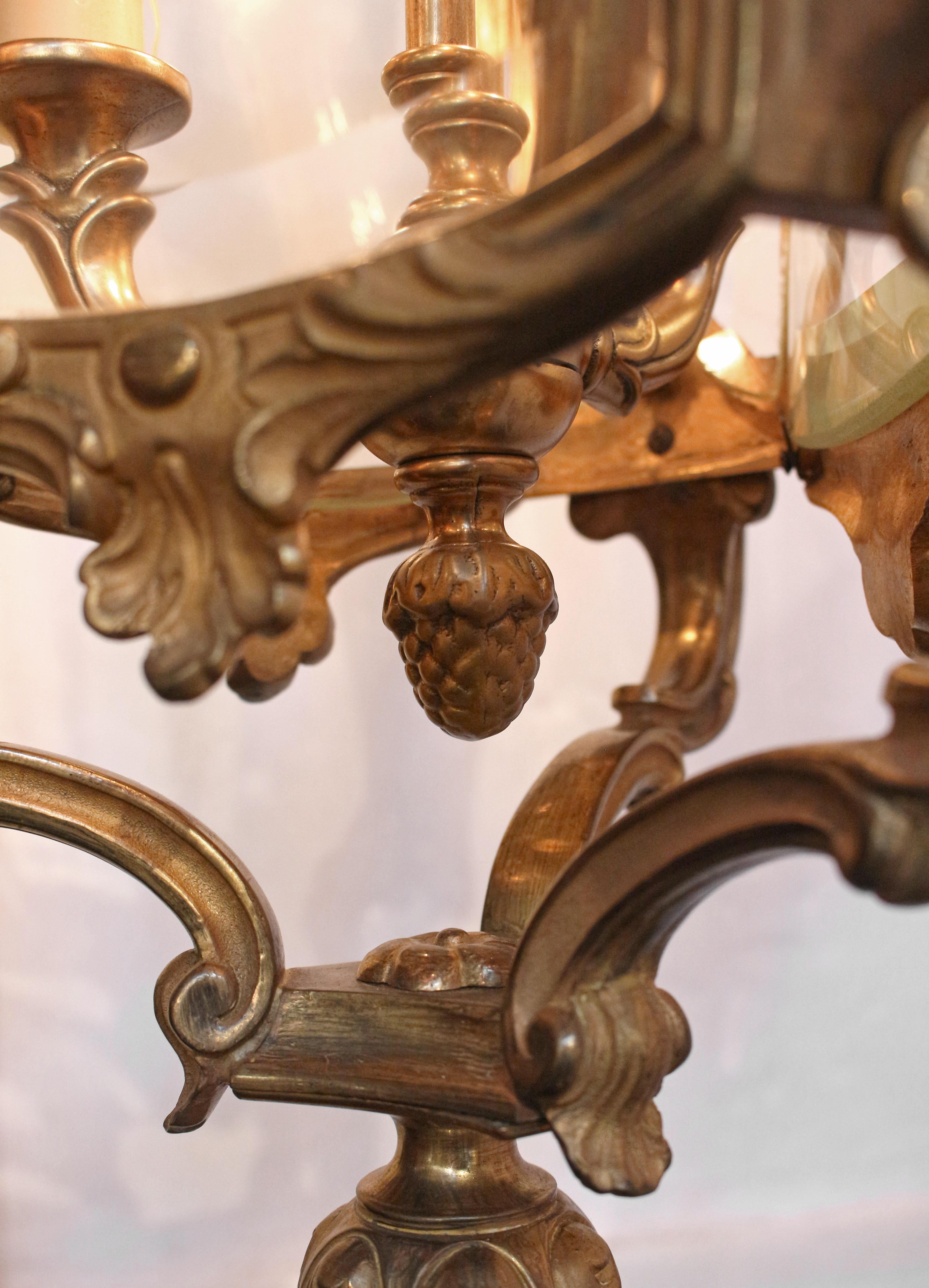 20ième siècle Lanterne d'entrée en bronze doré et verre du début du 20e siècle en vente