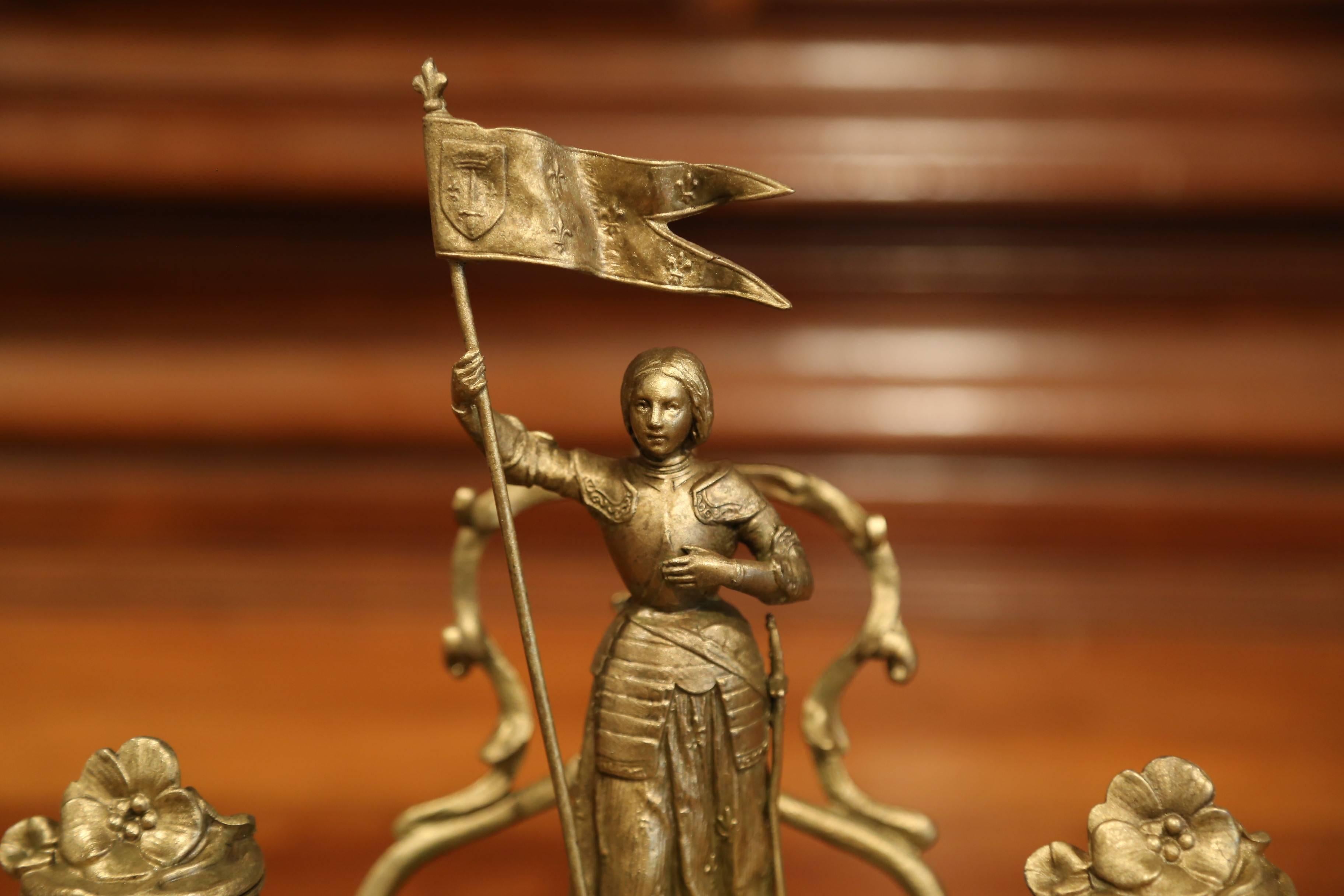 Early 20th Century French Gilt Painted Spelter Inkwell with Joan of Arc Figure In Excellent Condition In Dallas, TX