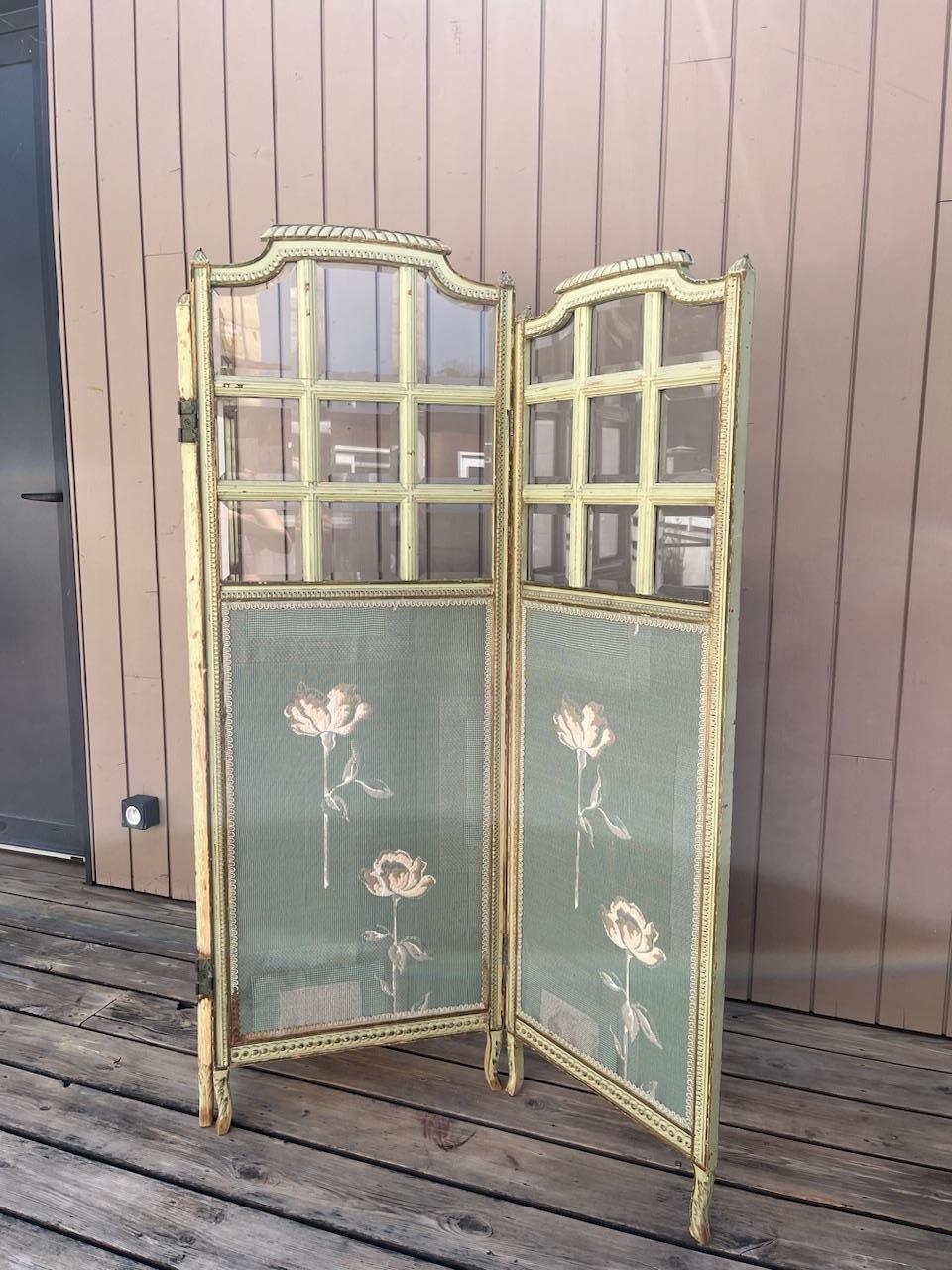 Early 20th century French Glass and Fabric Folding Screen, 1920s In Good Condition For Sale In LEGNY, FR