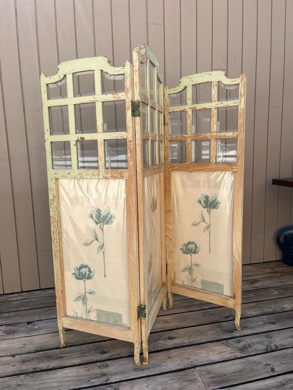 Early 20th Century Early 20th century French Glass and Fabric Folding Screen, 1920s For Sale