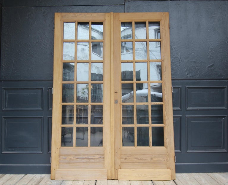 European Early 20th Century French Glazed Double Door Made of Pine For Sale