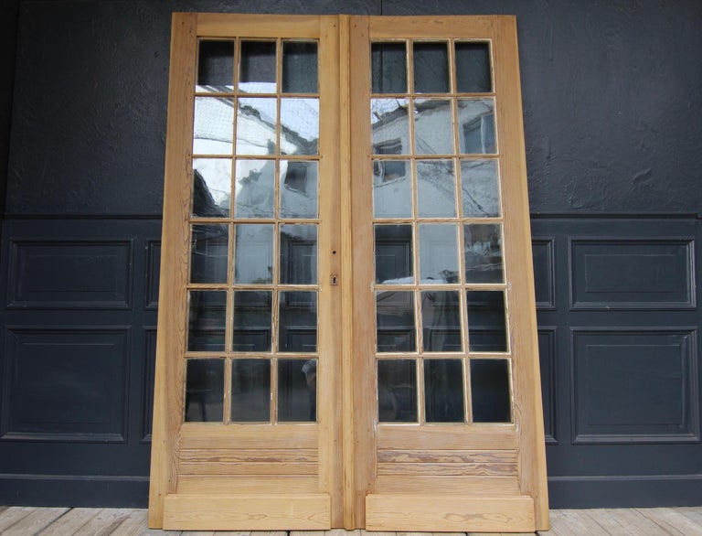 Early 20th Century French Glazed Double Door Made of Pine For Sale 1