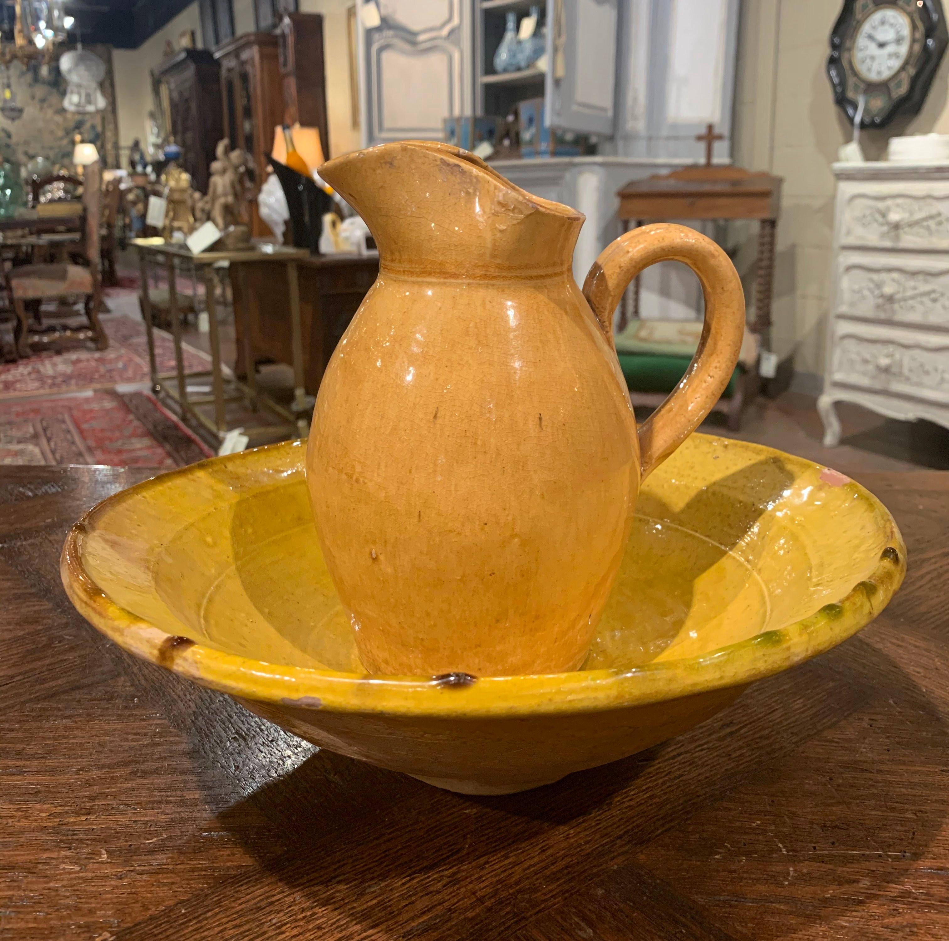 Early 20th Century French Glazed Terracotta Wash Bowl and Matching Pitcher In Excellent Condition In Dallas, TX
