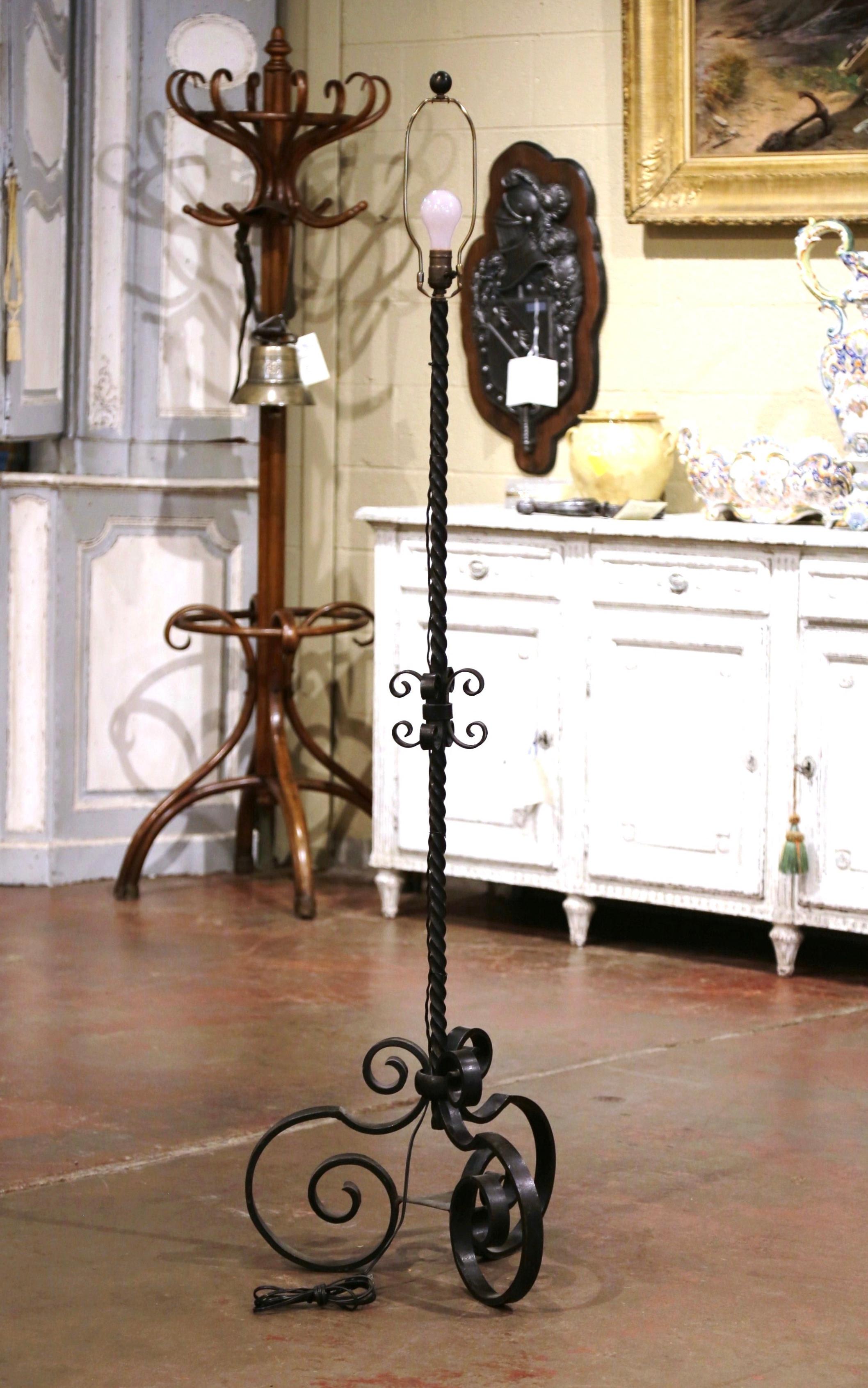 Early 20th Century French Gothic Black Wrought Iron Floor Lamp 1