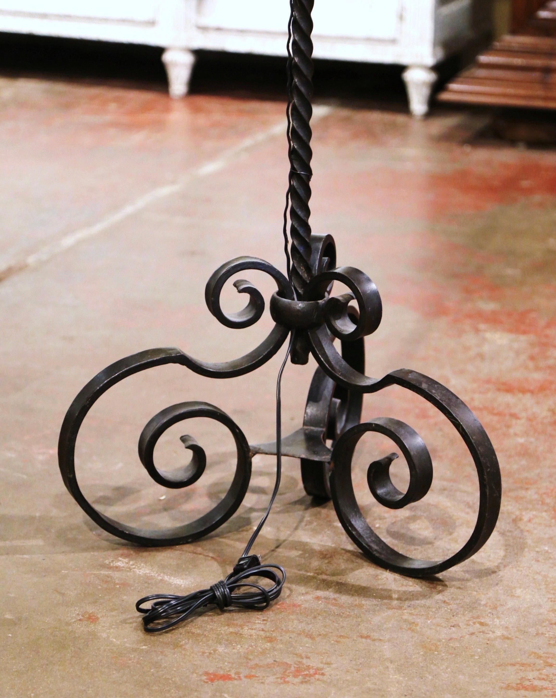 Early 20th Century French Gothic Black Wrought Iron Floor Lamp 3