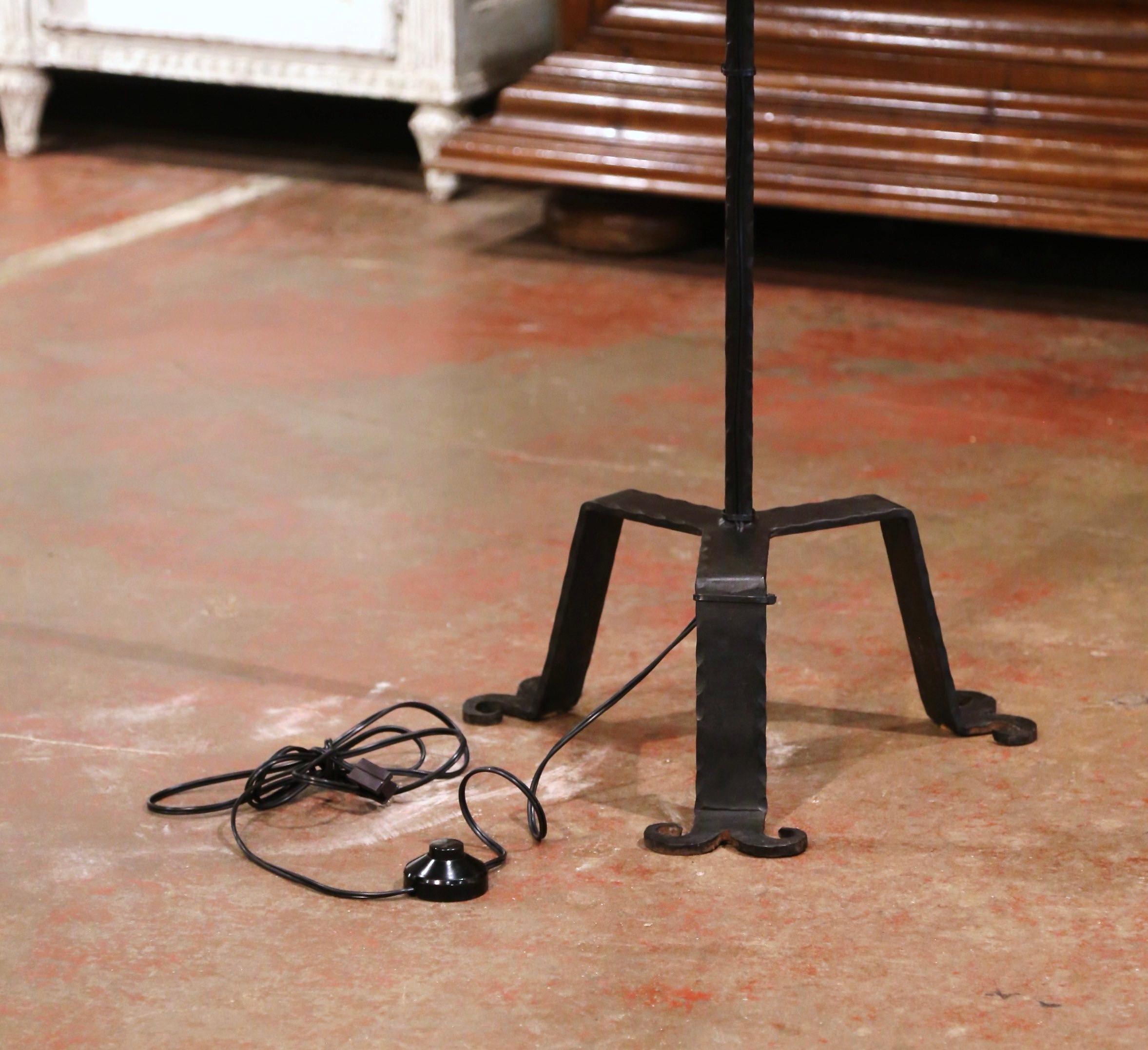 Early 20th Century French Gothic Forged Iron Four-Light Floor Lamp 1