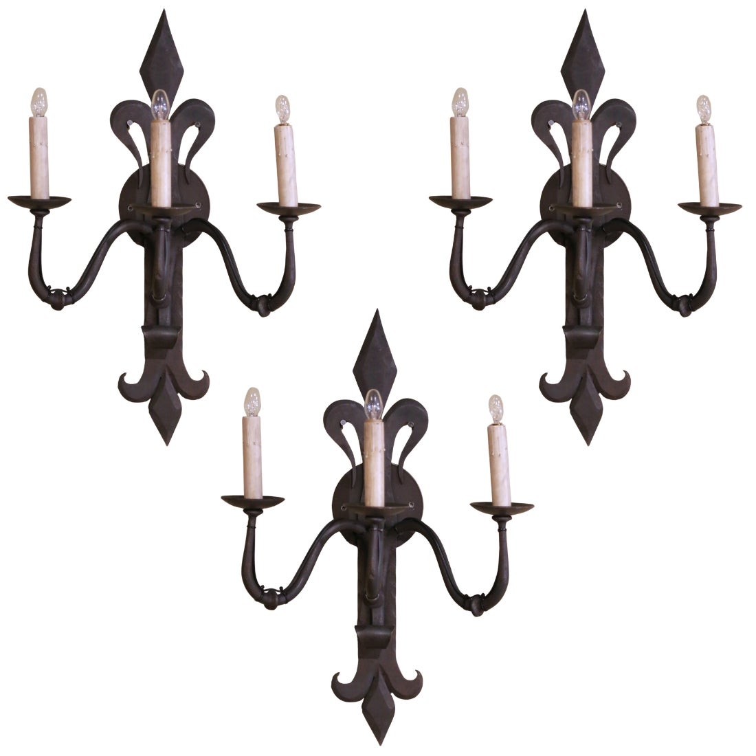Applique in ferro battuto in stile neogotico francese dei primi del XX secolo, set da 3