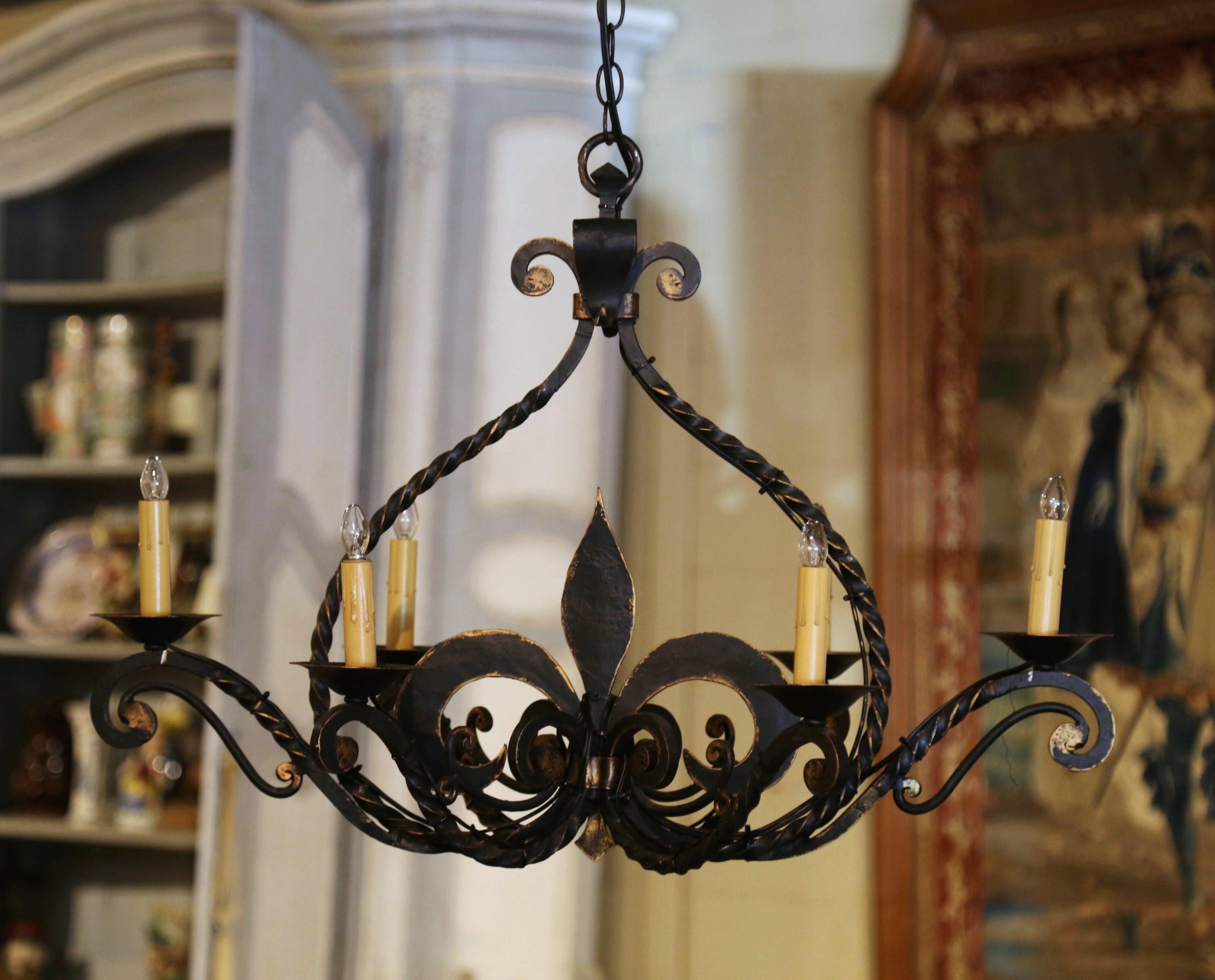 Early 20th Century French Gothic Wrought Iron Six-Light Fleur-de-Lys Chandelier For Sale 1