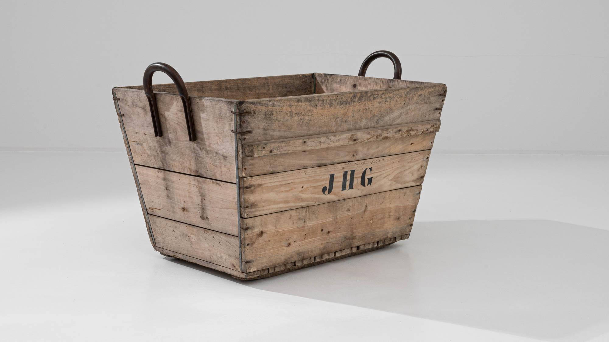 Early 20th Century French Grape Crate For Sale 2