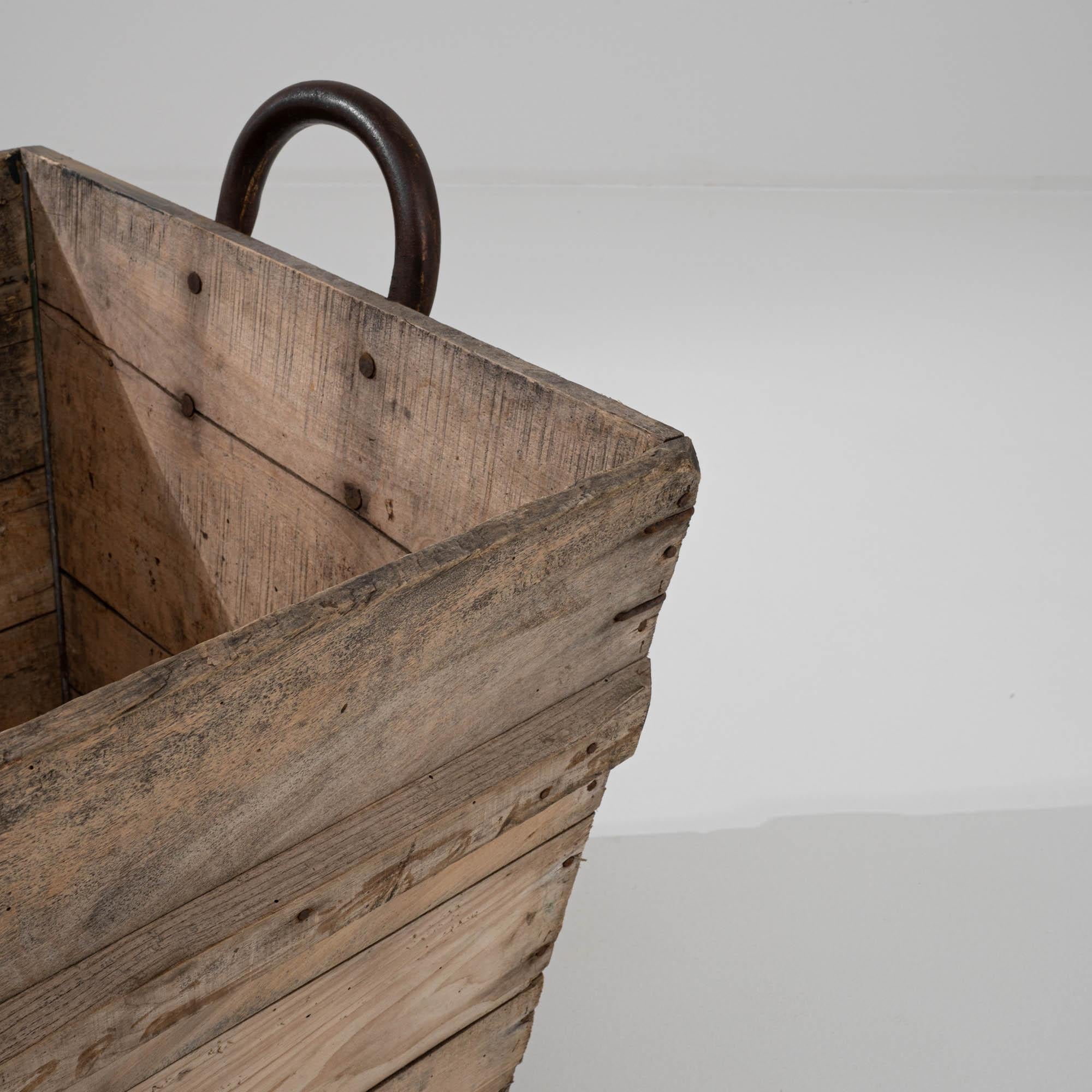 Early 20th Century French Grape Crate For Sale 3
