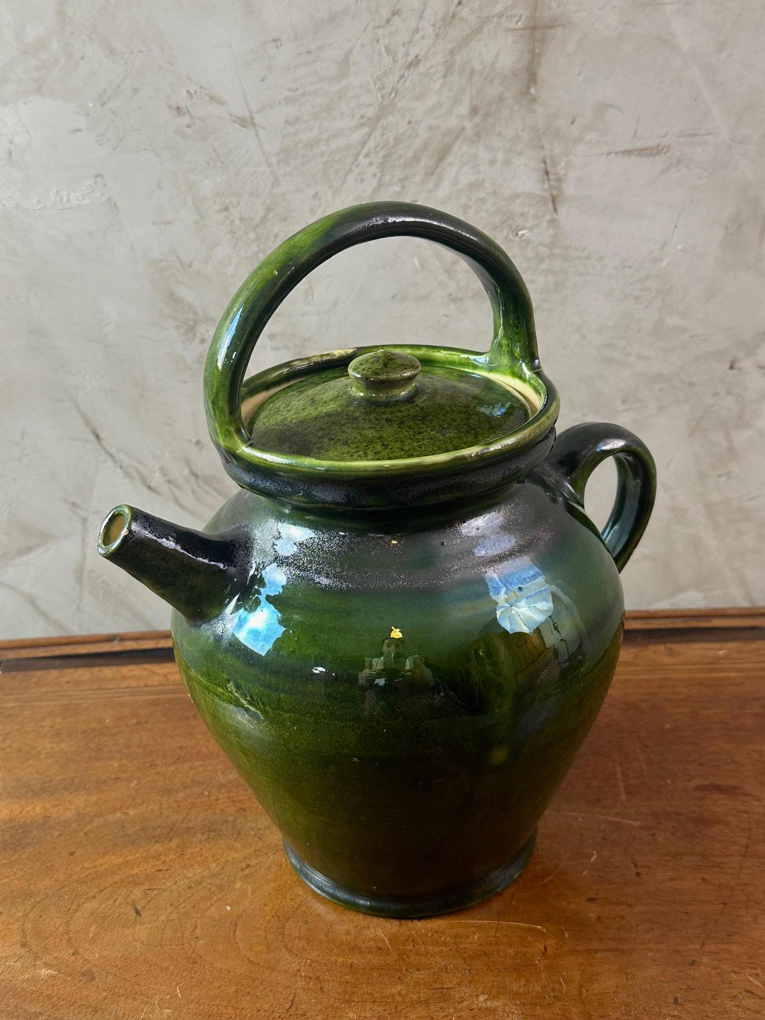 Early 20th century French Green Pottery In Good Condition For Sale In LEGNY, FR
