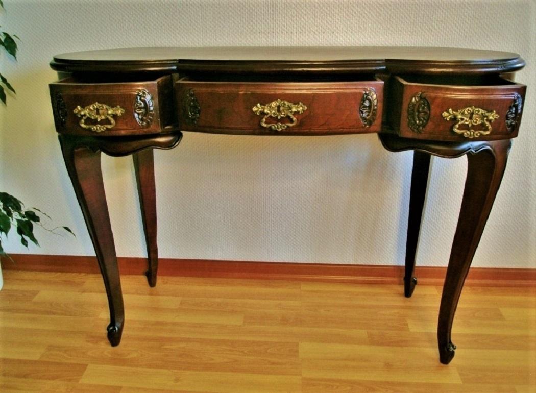 Early 20th Century French Hand Carved Oak Kidney Shaped Console Table or Desk In Good Condition For Sale In Frankfurt am Main, DE