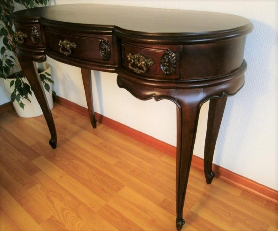 Early 20th Century French Hand Carved Oak Kidney Shaped Console Table or Desk For Sale 2
