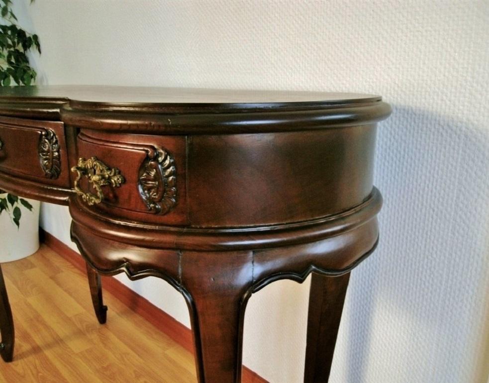 Französischer handgeschnitzter Konsolentisch oder Schreibtisch aus Eiche in Eichenform aus dem frühen 20. Jahrhundert im Angebot 1