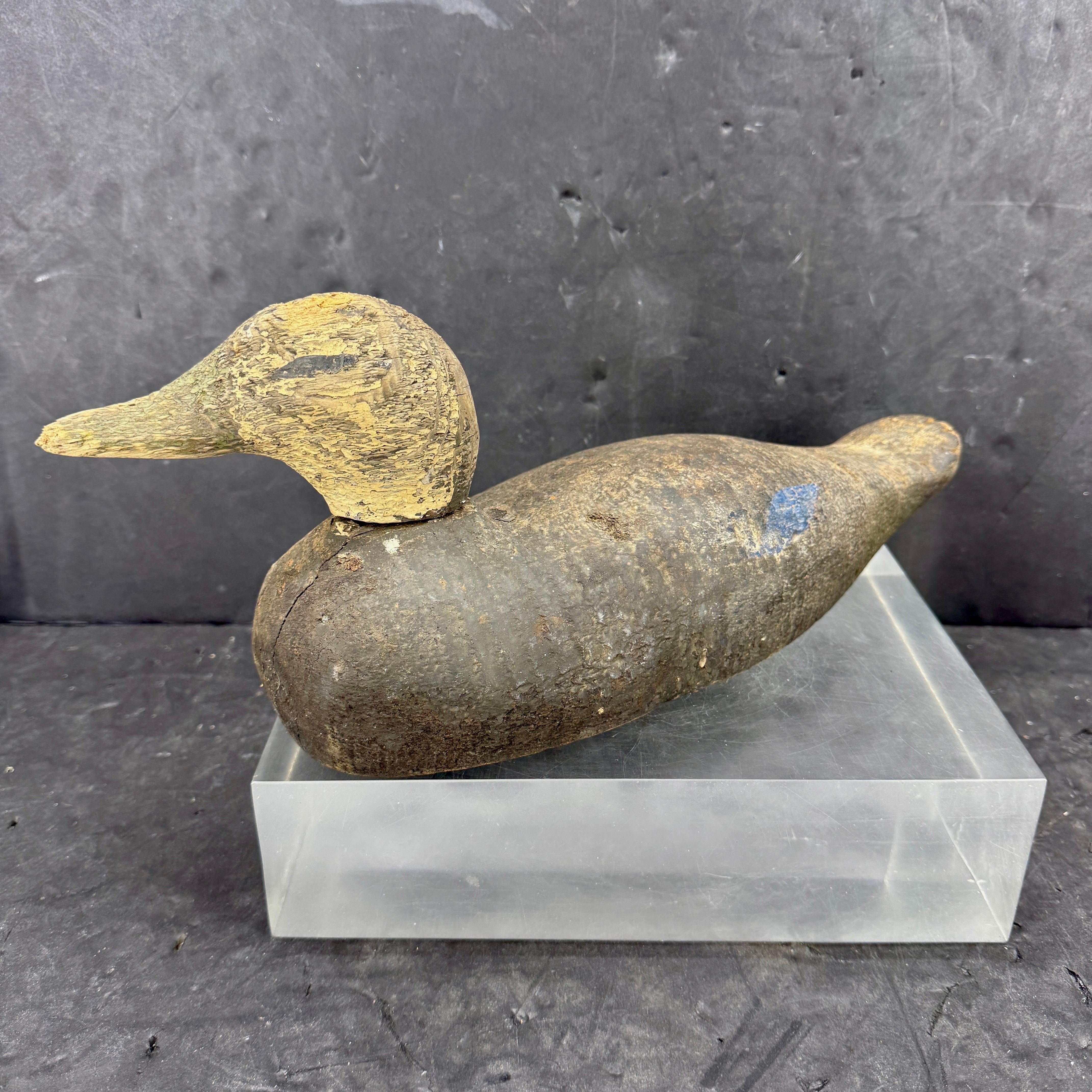 Artisanat Appelant de canard en bois sculpté à la main du début du 20e siècle. en vente