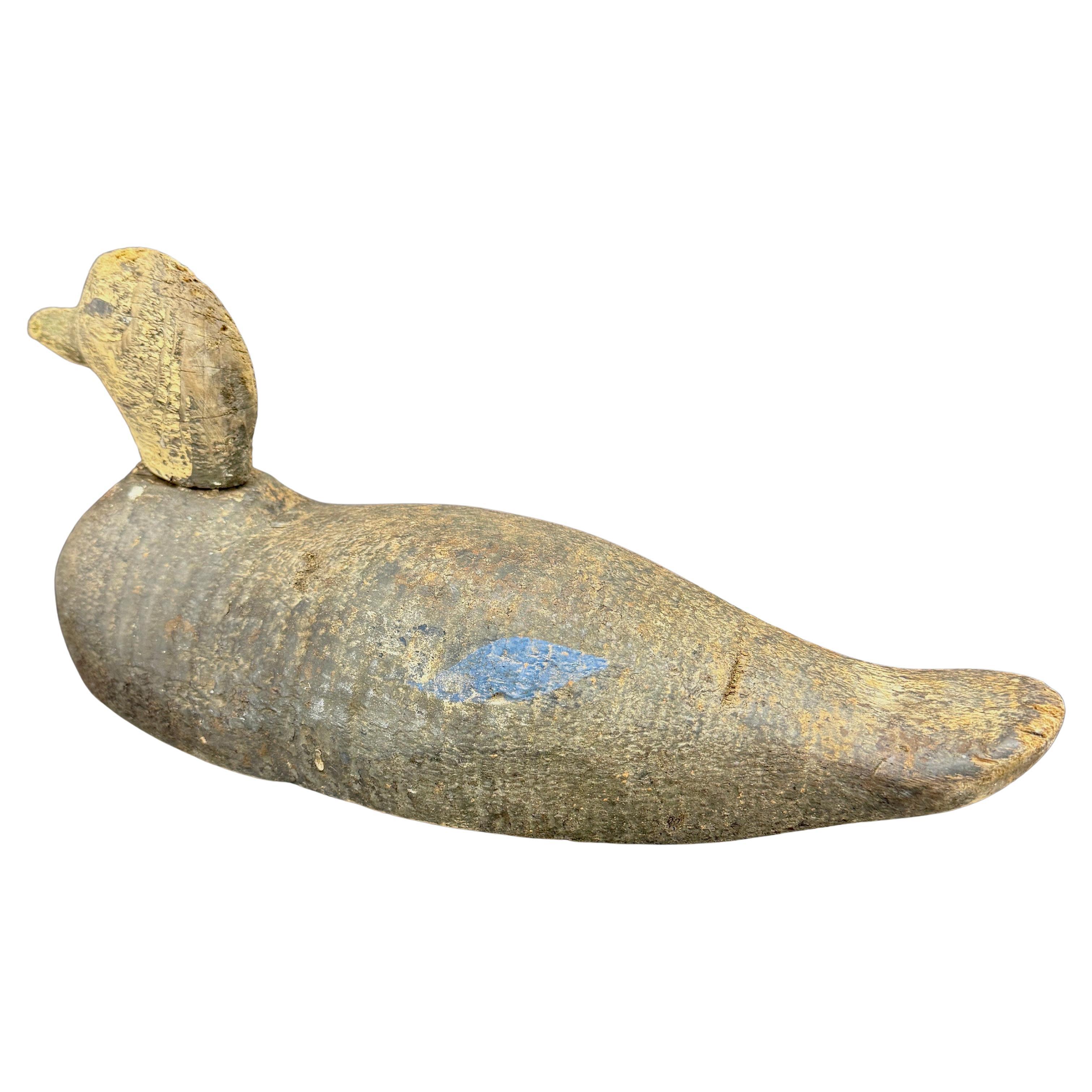 Sculpté à la main Appelant de canard en bois sculpté à la main du début du 20e siècle. en vente
