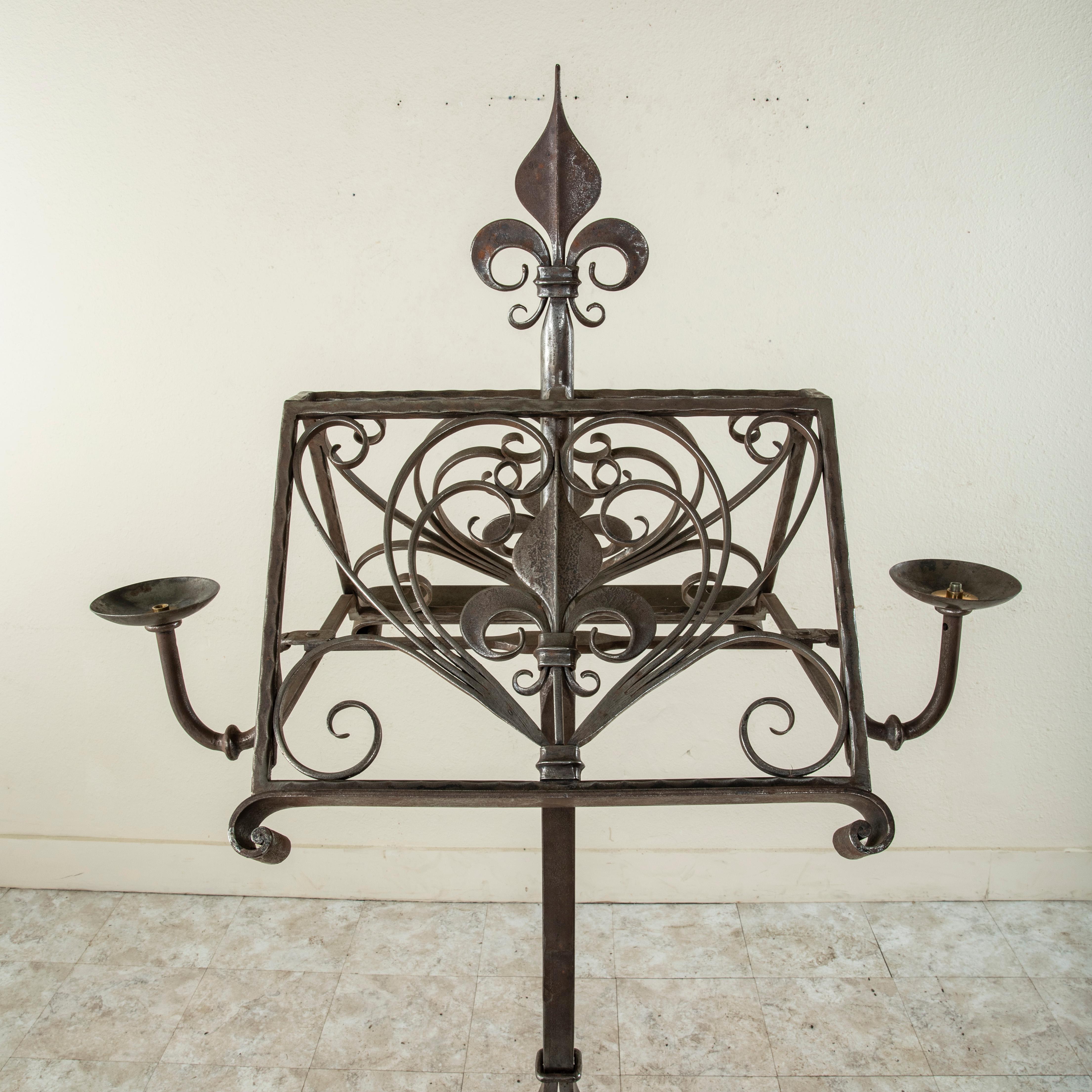 Early 20th Century French Hand Forged Iron Double Sided Music Stand For Sale 2