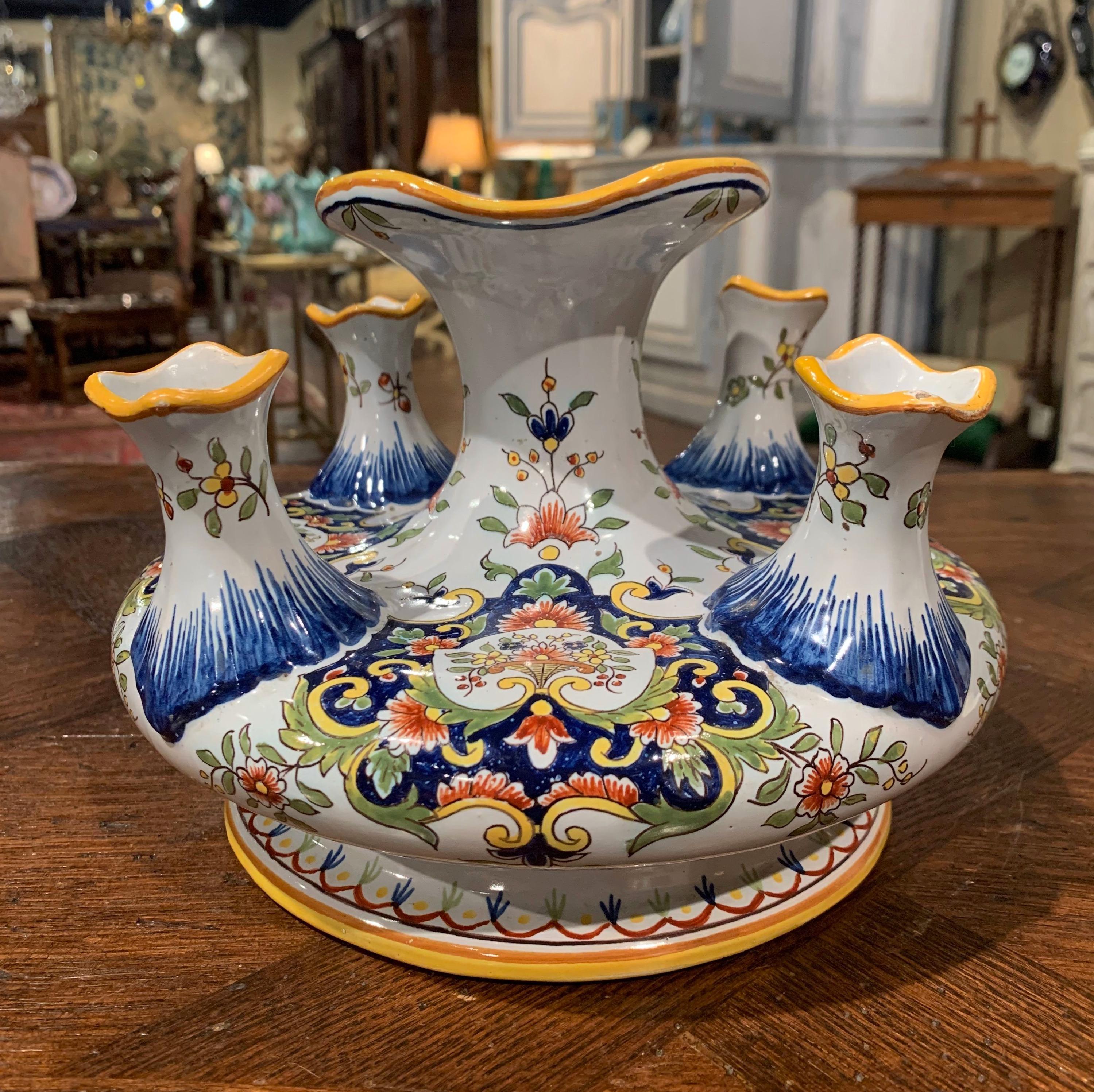 Early 20th Century French Hand Painted Faience Bouquetiere from Rouen In Excellent Condition For Sale In Dallas, TX