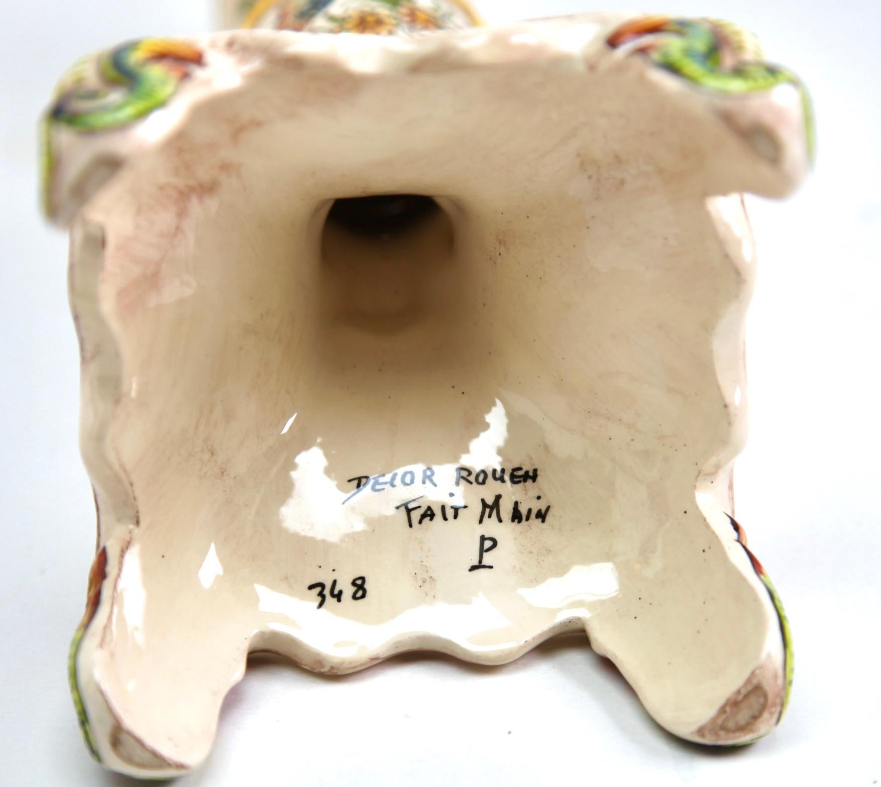 Candelero francés de loza pintado a mano de Rouen de principios del siglo XX Fayenza en venta