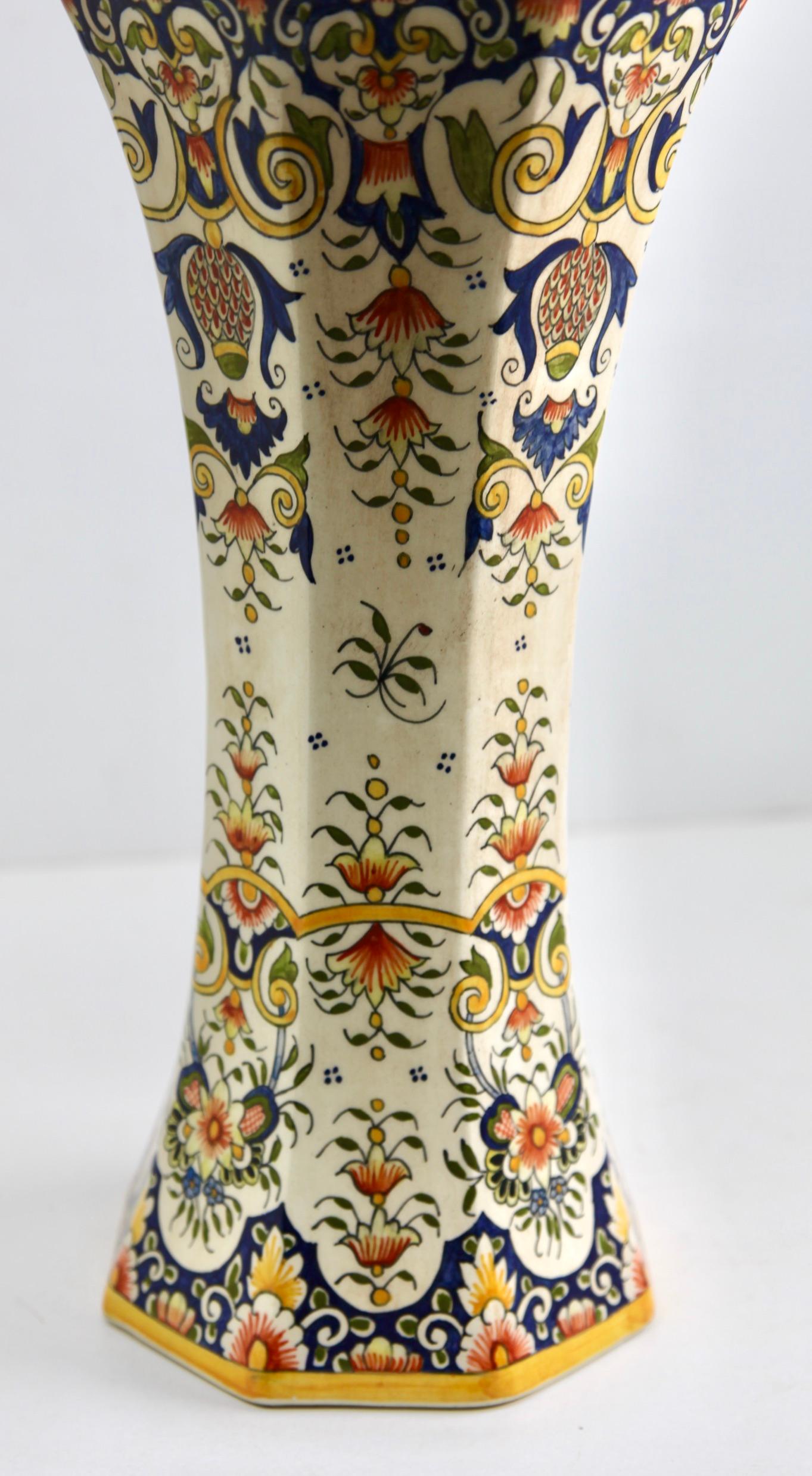 Early 20th Century French Hand-Painted Faience Large Vasse from Rouen For Sale 2