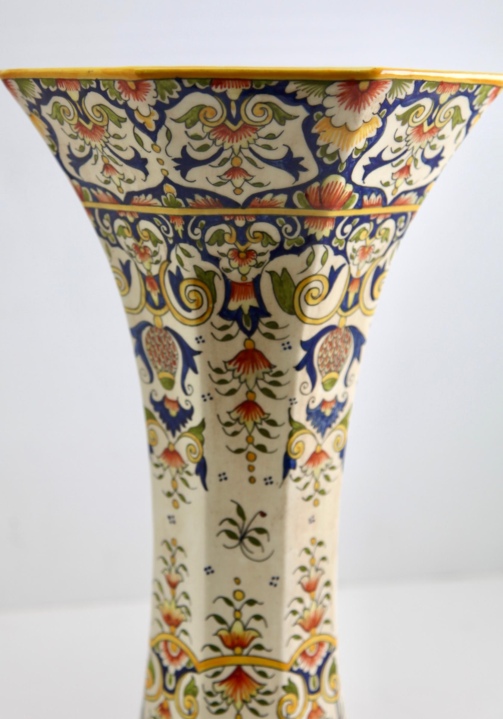 Early 20th Century French Hand-Painted Faience Large Vasse from Rouen For Sale 3