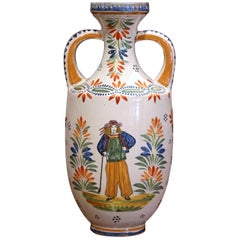 Vase en faïence peint à la main au début du XXe siècle:: signé Henriot Quimper