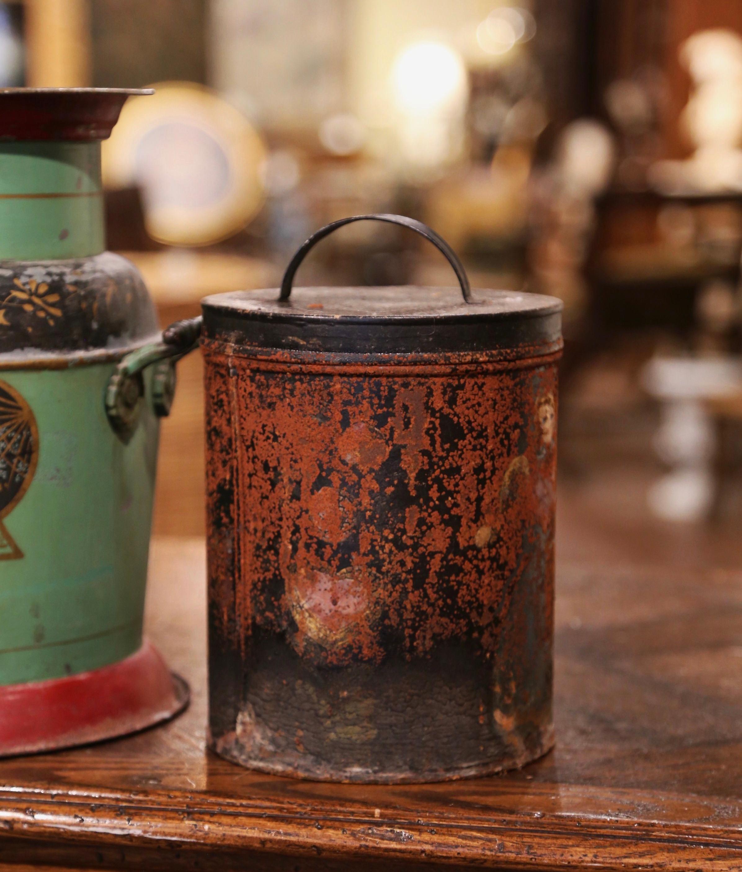 Early 20th Century French Hand Painted Tole Bucket with Lid For Sale 2