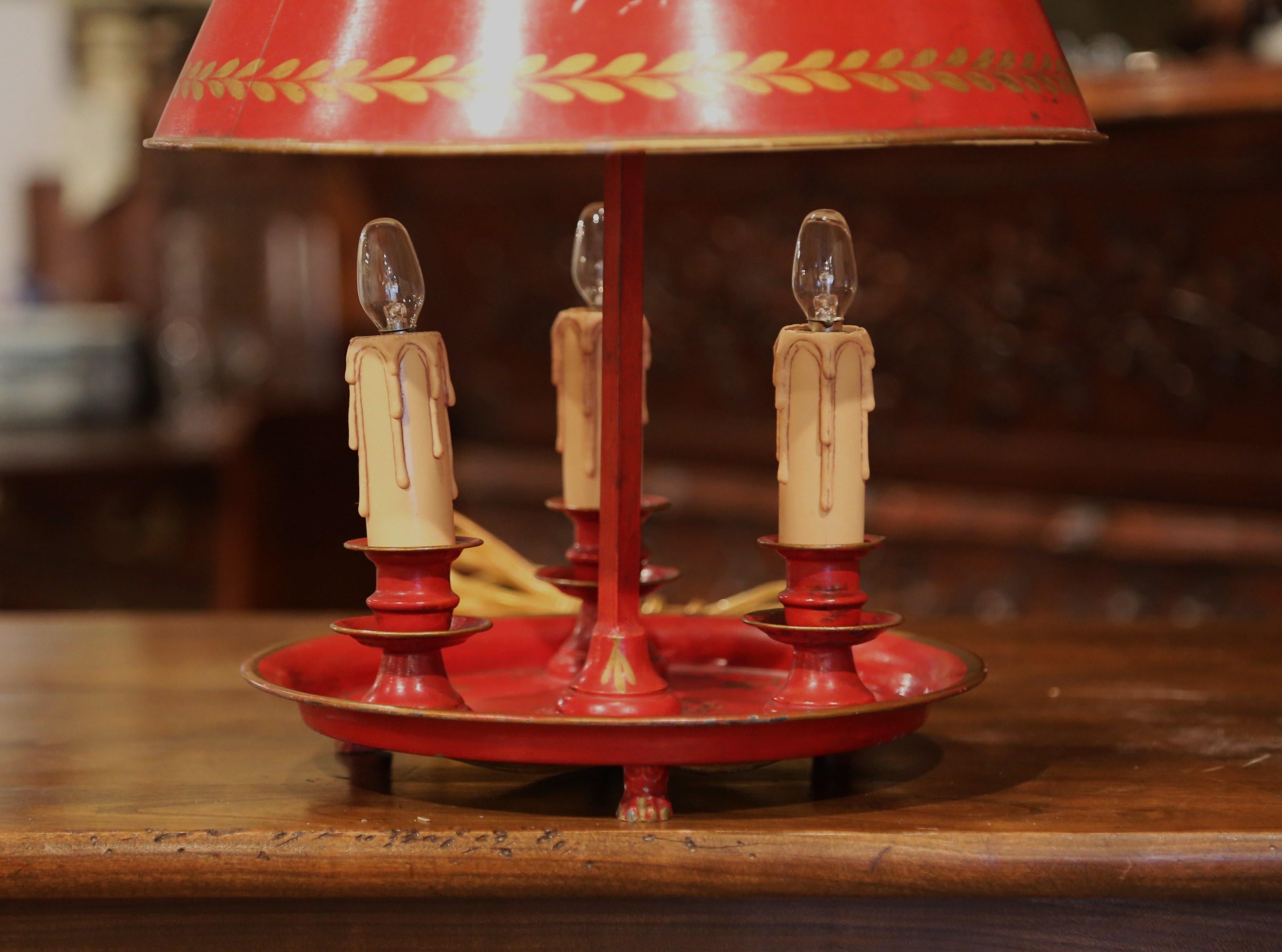 Tôle Early 20th Century French Hand Painted Tole Three-Light Bouillotte Table Lamp