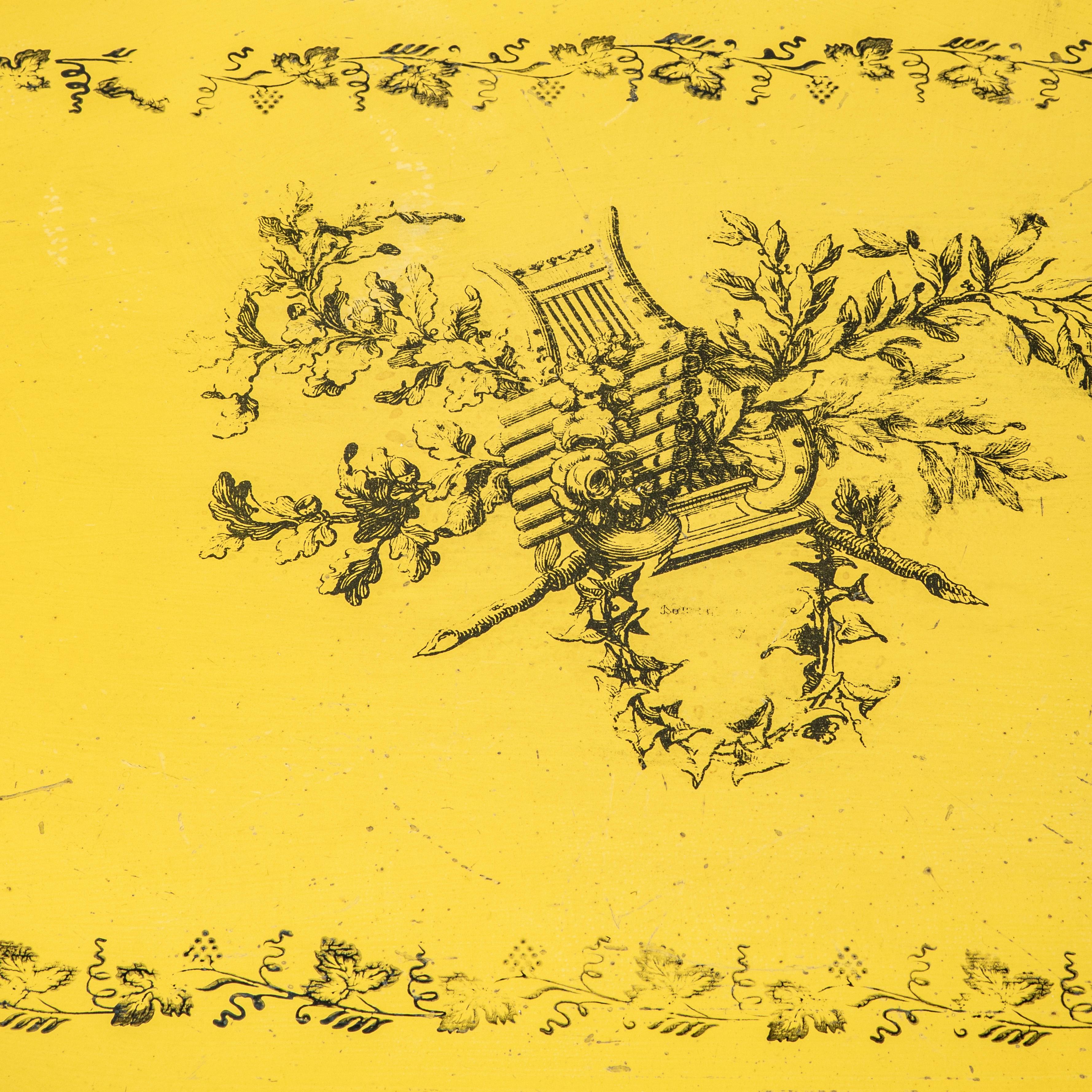 Mesa de bandeja de tole francesa de principios del siglo XX pintada a mano con bandejas extraíbles en venta 4