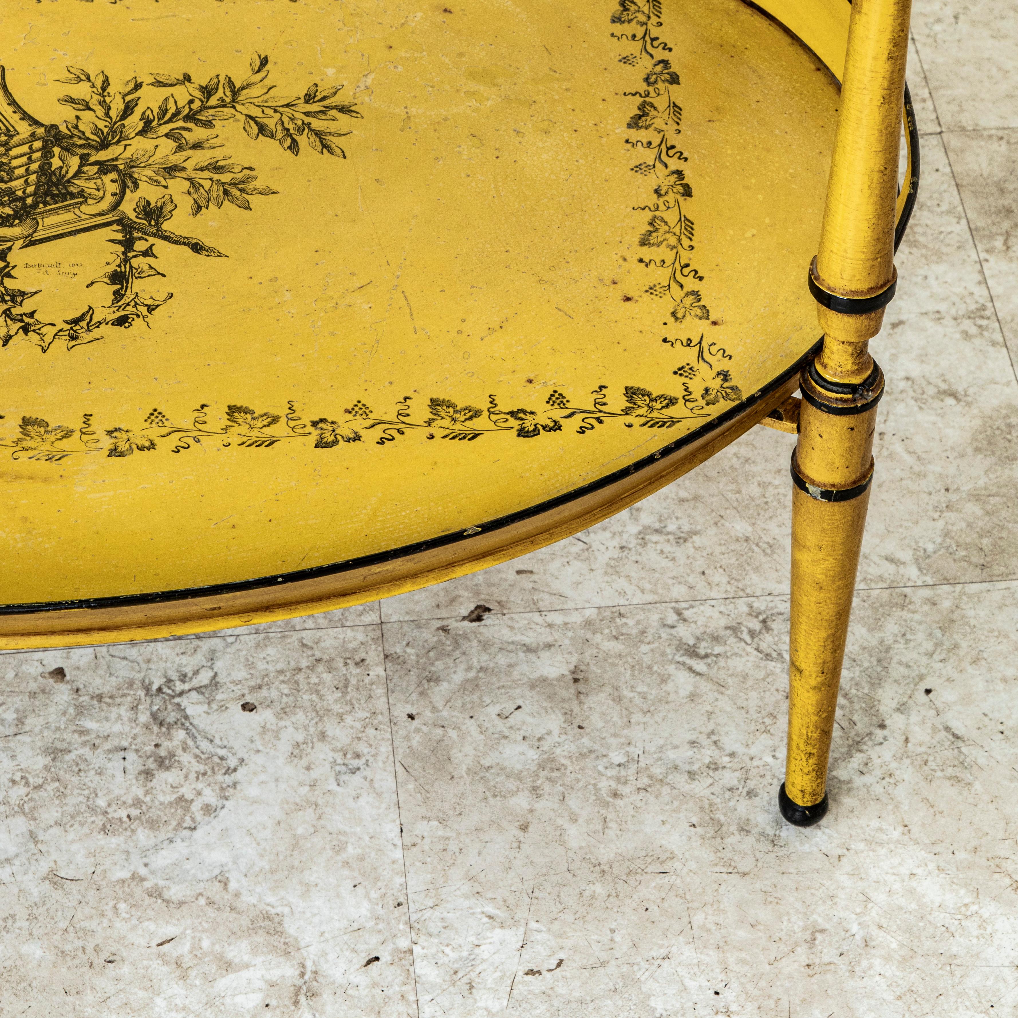 Mesa de bandeja de tole francesa de principios del siglo XX pintada a mano con bandejas extraíbles en venta 7