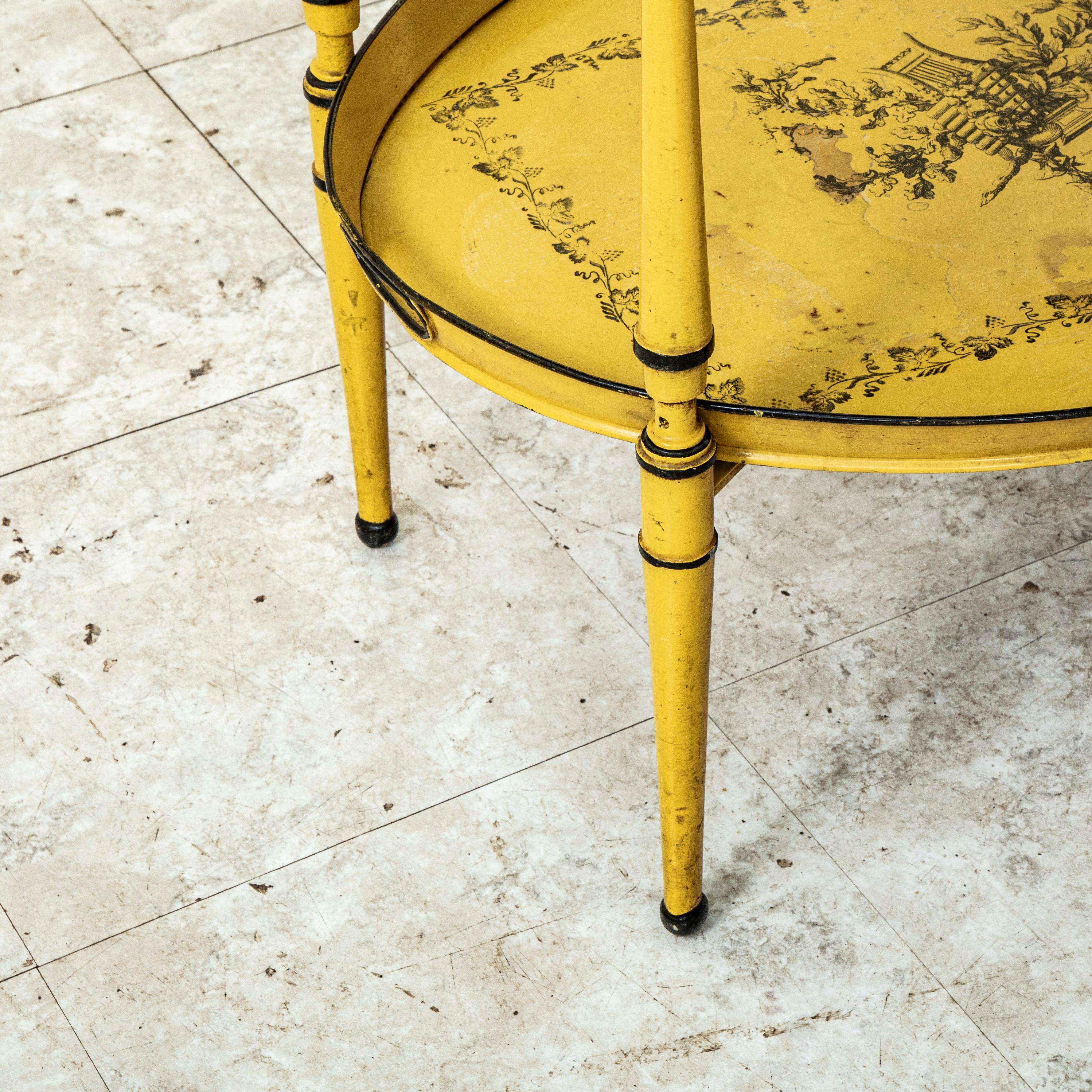 Mesa de bandeja de tole francesa de principios del siglo XX pintada a mano con bandejas extraíbles en venta 8