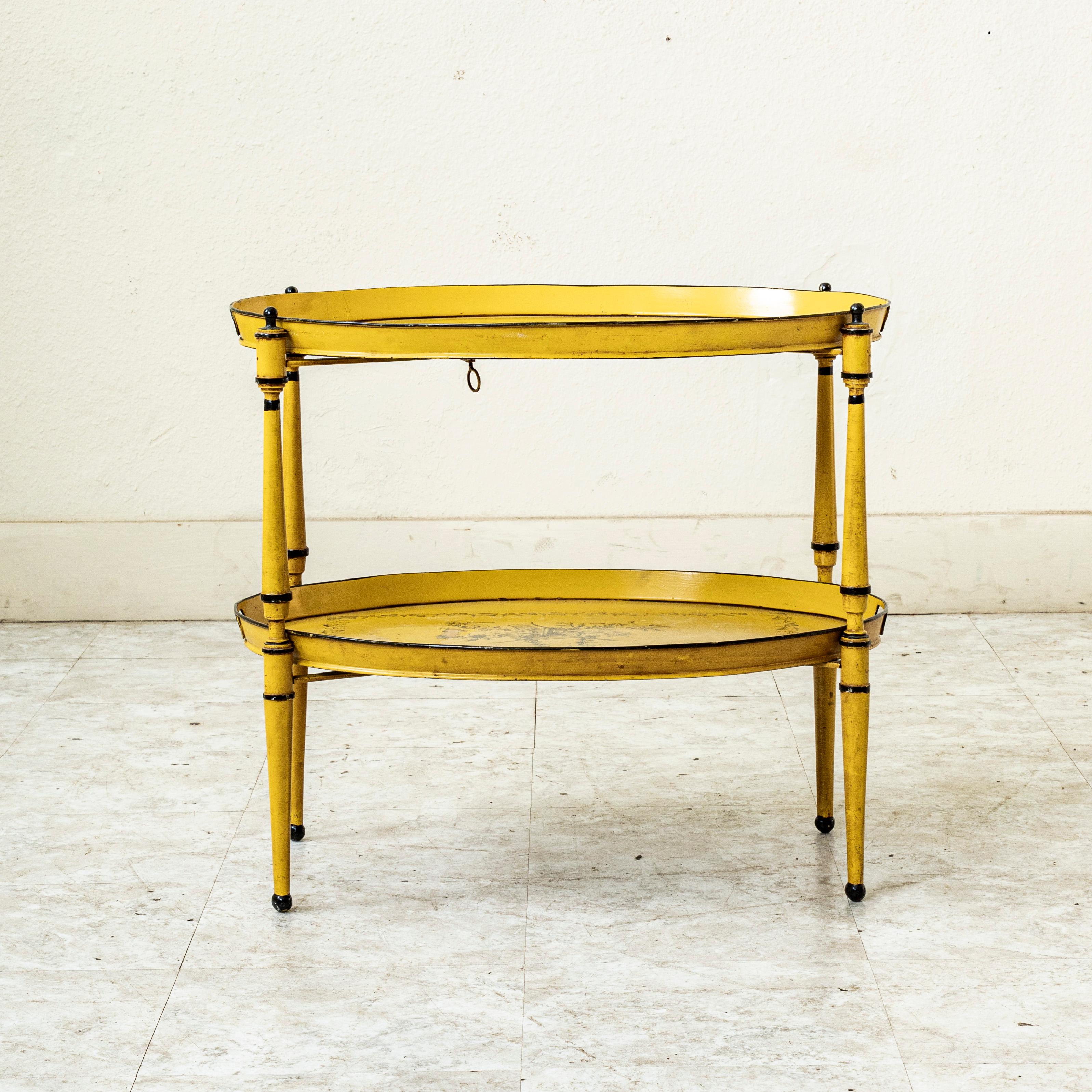 Mesa de bandeja de tole francesa de principios del siglo XX pintada a mano con bandejas extraíbles Napoleón III en venta