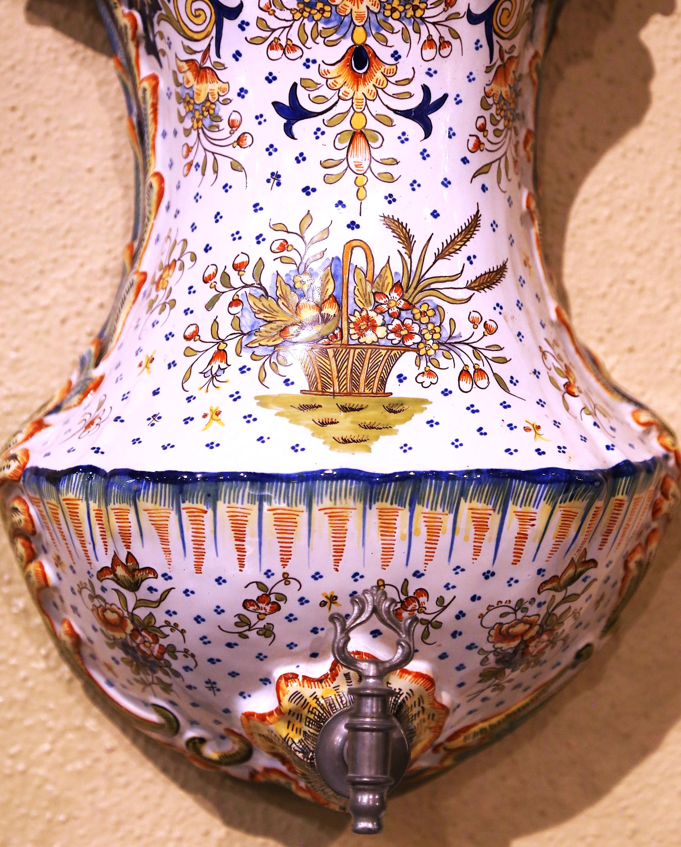 Français Fontaine Lavabo en faïence peinte à la main avec Stand, début du 20ème siècle en vente