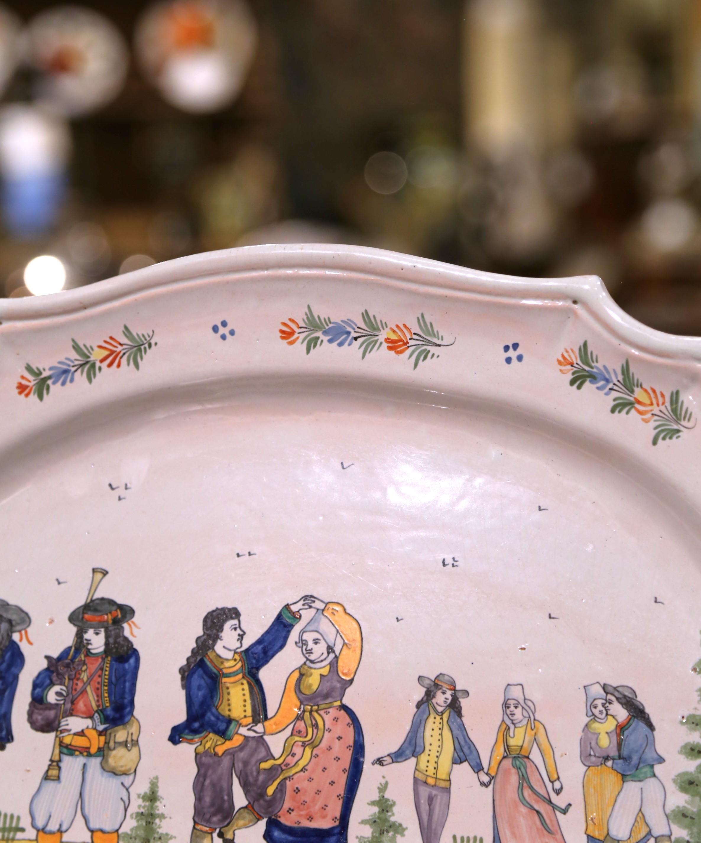 Hand-Painted Early 20th Century French HB Quimper Faïence Oval Wall Platter, 