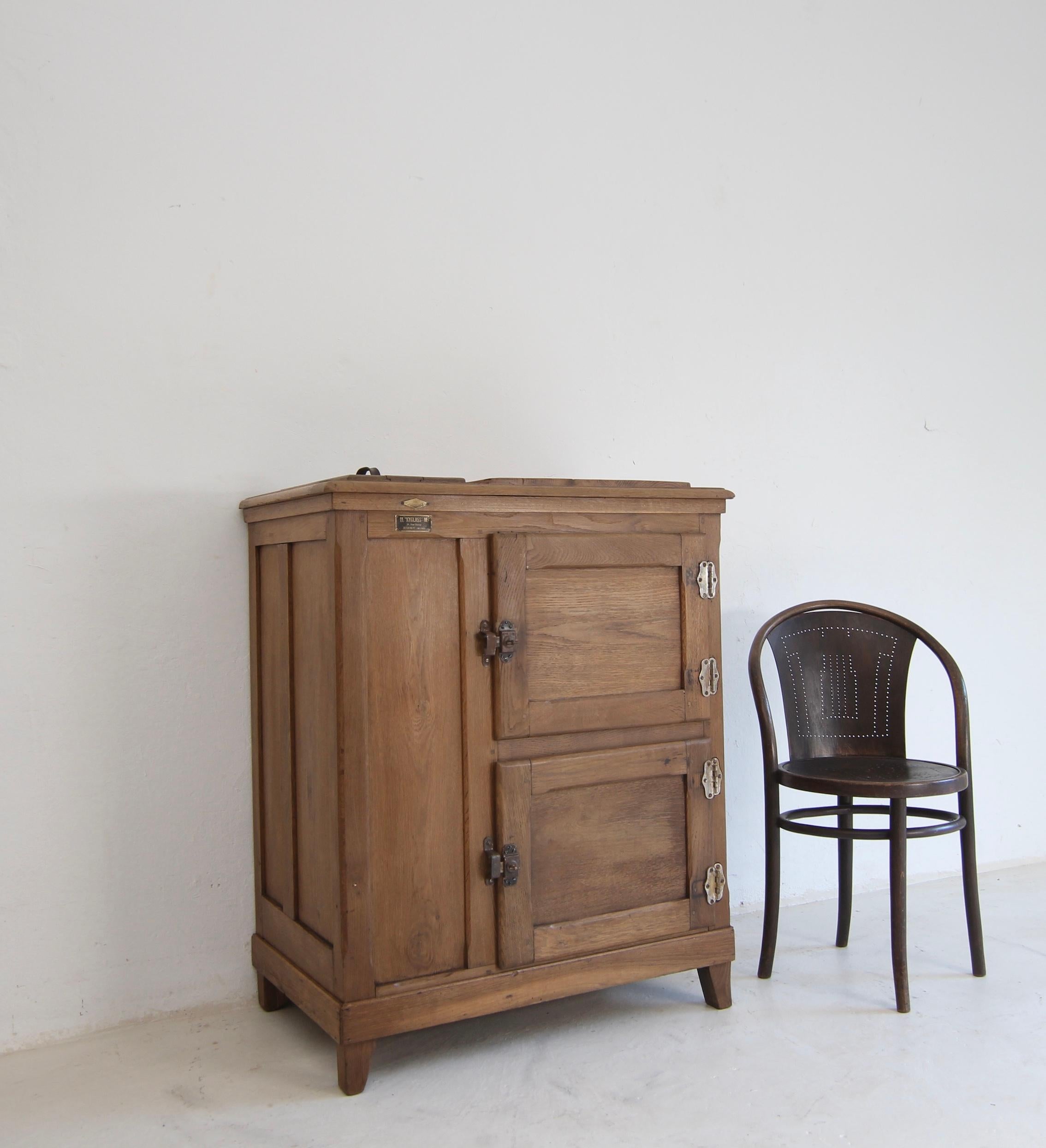 Industriel Armoire à glace française du début du 20e siècle en vente