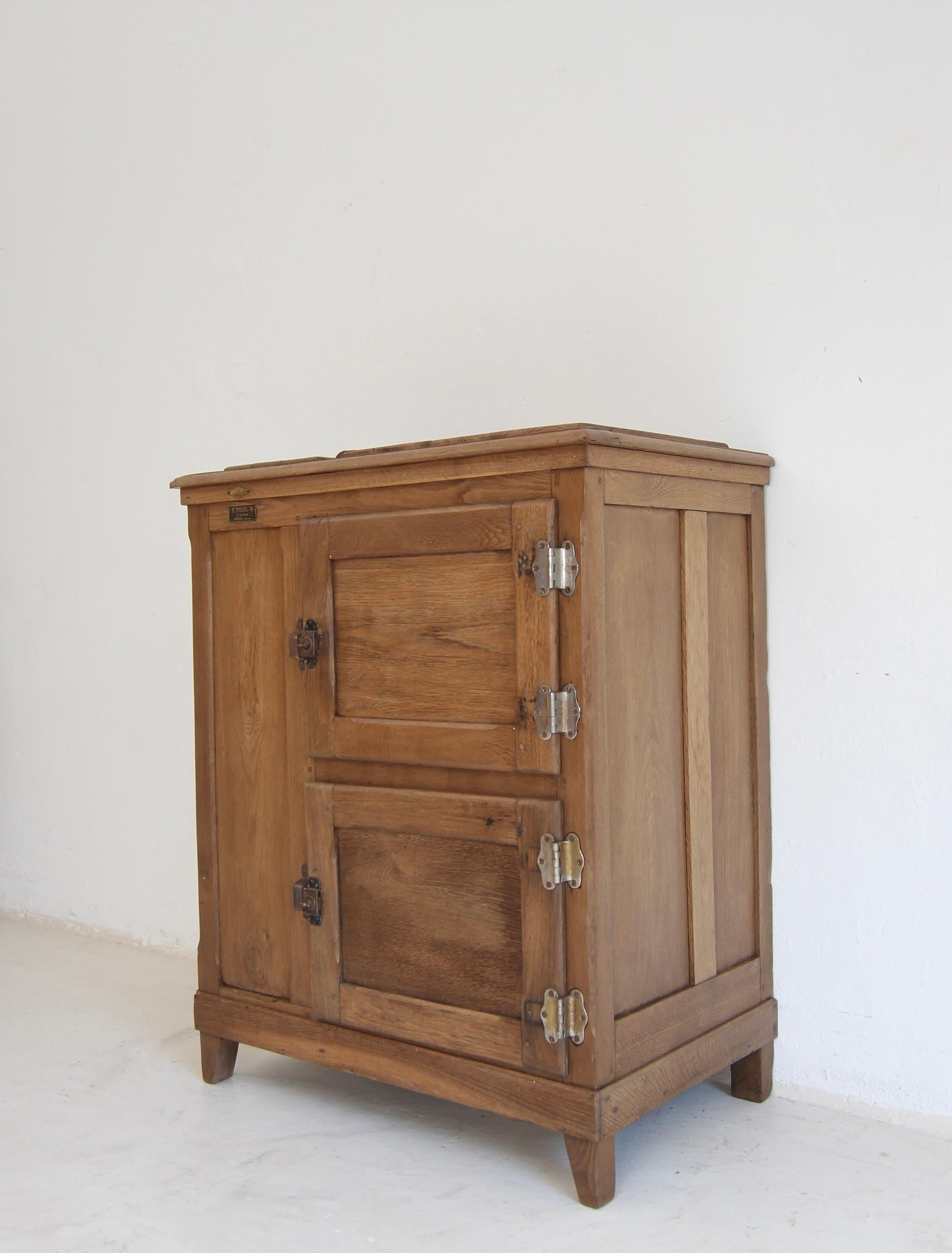 Français Armoire à glace française du début du 20e siècle en vente