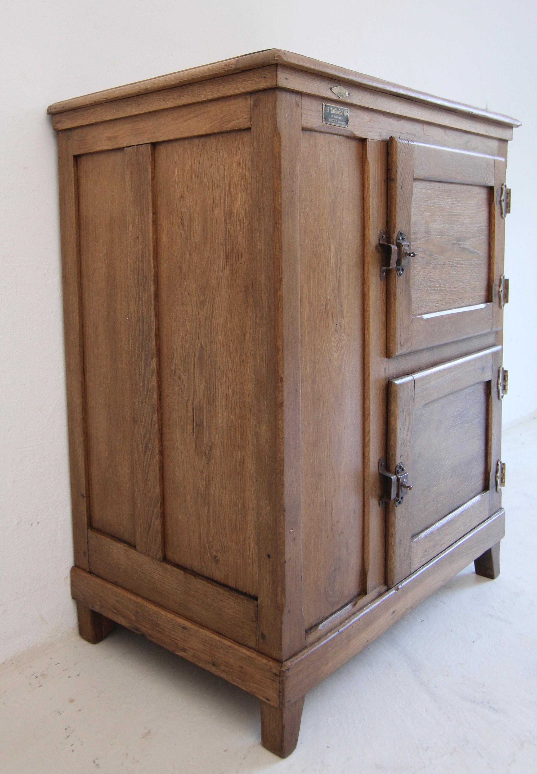 Armoire à glace française du début du 20e siècle Bon état - En vente à Dusseldorf, DE