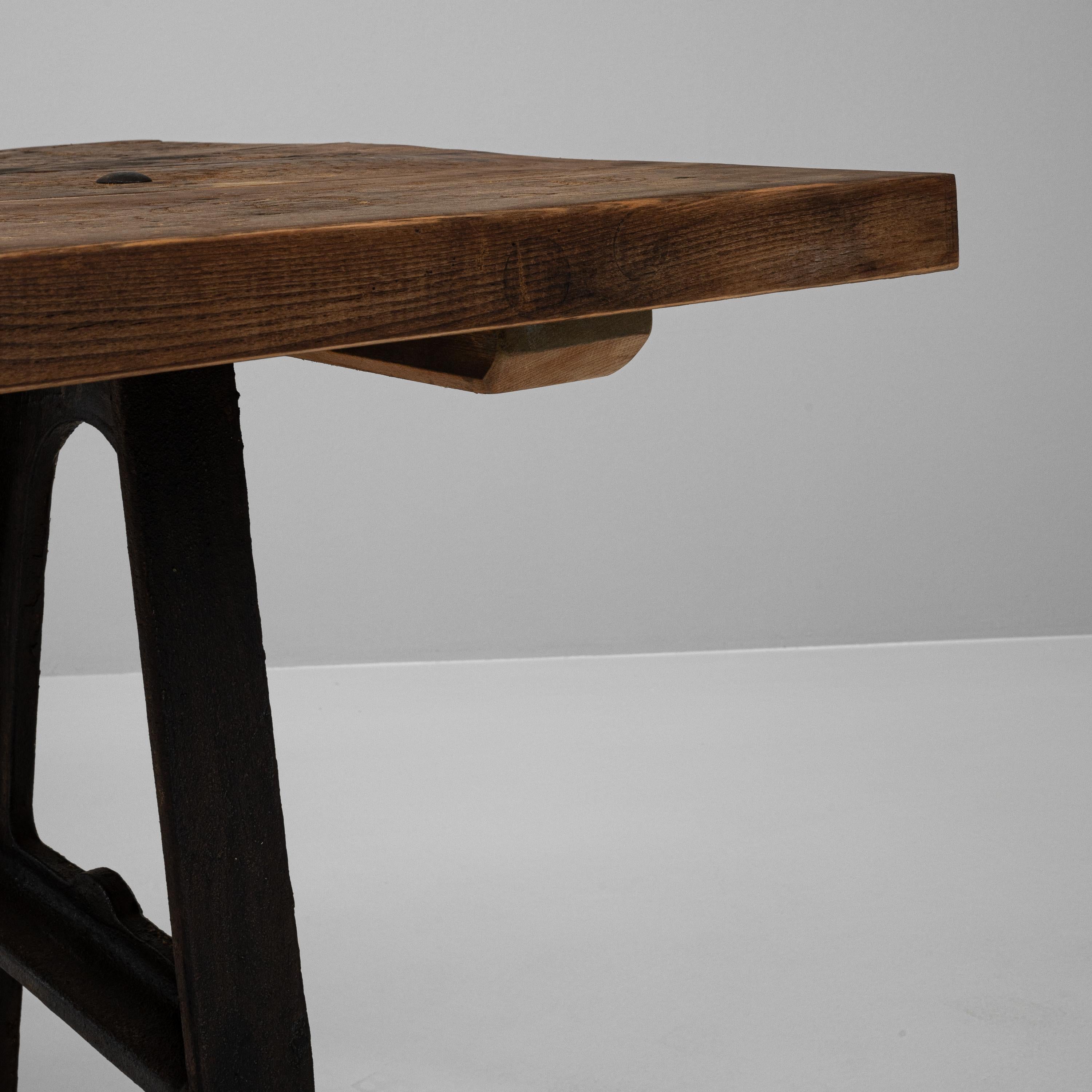 Early 20th Century French Industrial Table For Sale 3