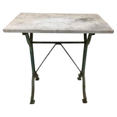 Table de bistrot en fer français du début du 20e siècle ou table de jardin d'extérieur avec marbre