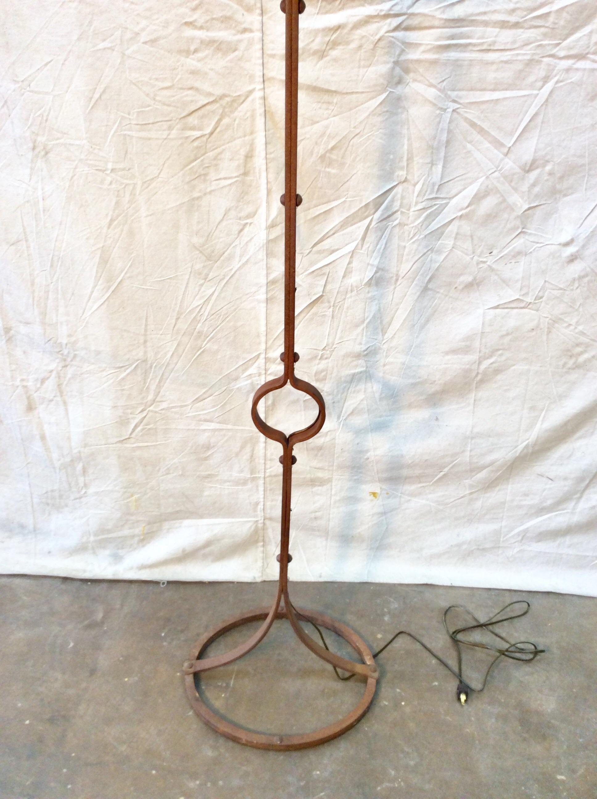 Early 20th Century French Iron Floor Lamp For Sale 1