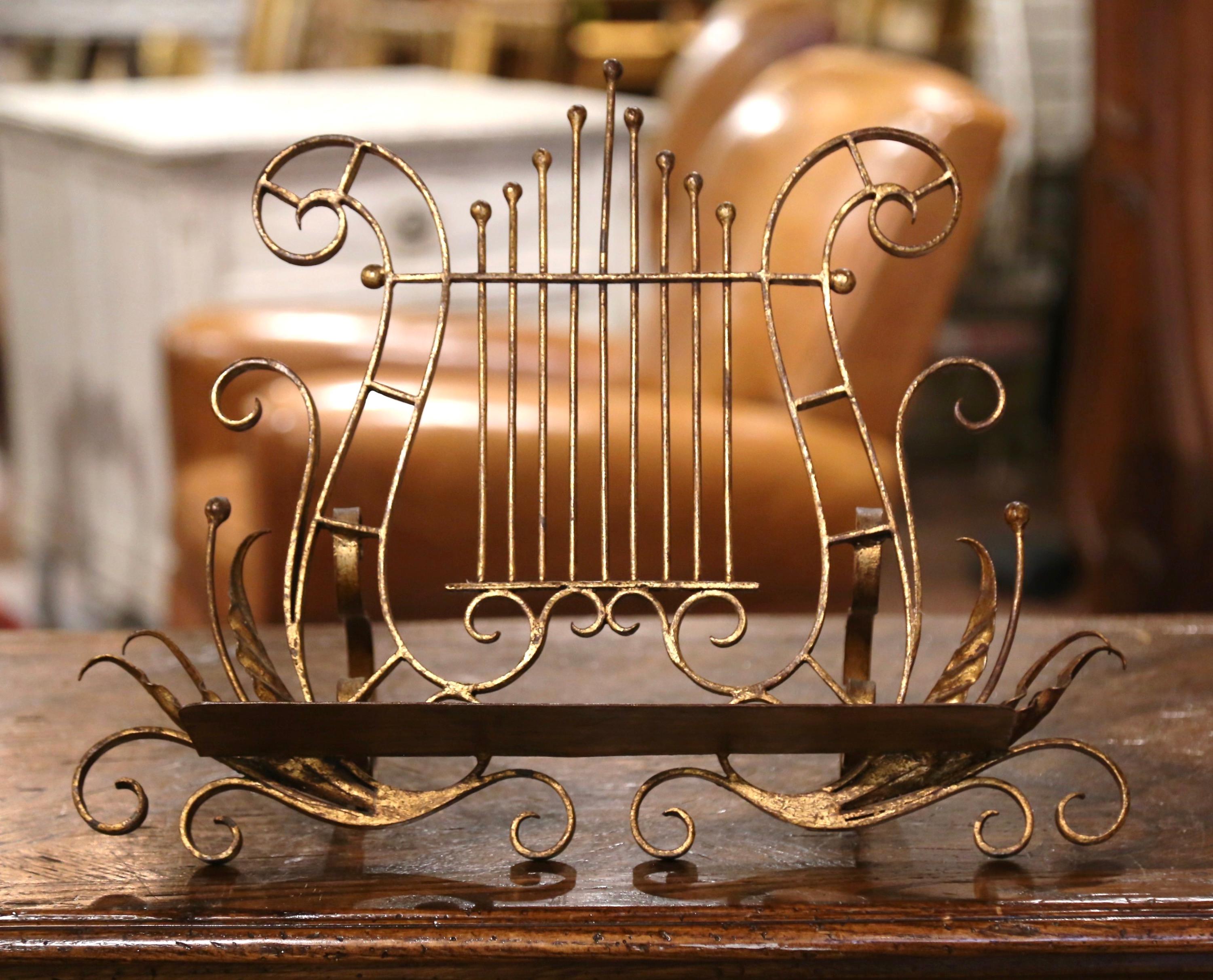 Early 20th Century French Iron Gilt Painted Lyre Book Stand Music Holder In Excellent Condition For Sale In Dallas, TX