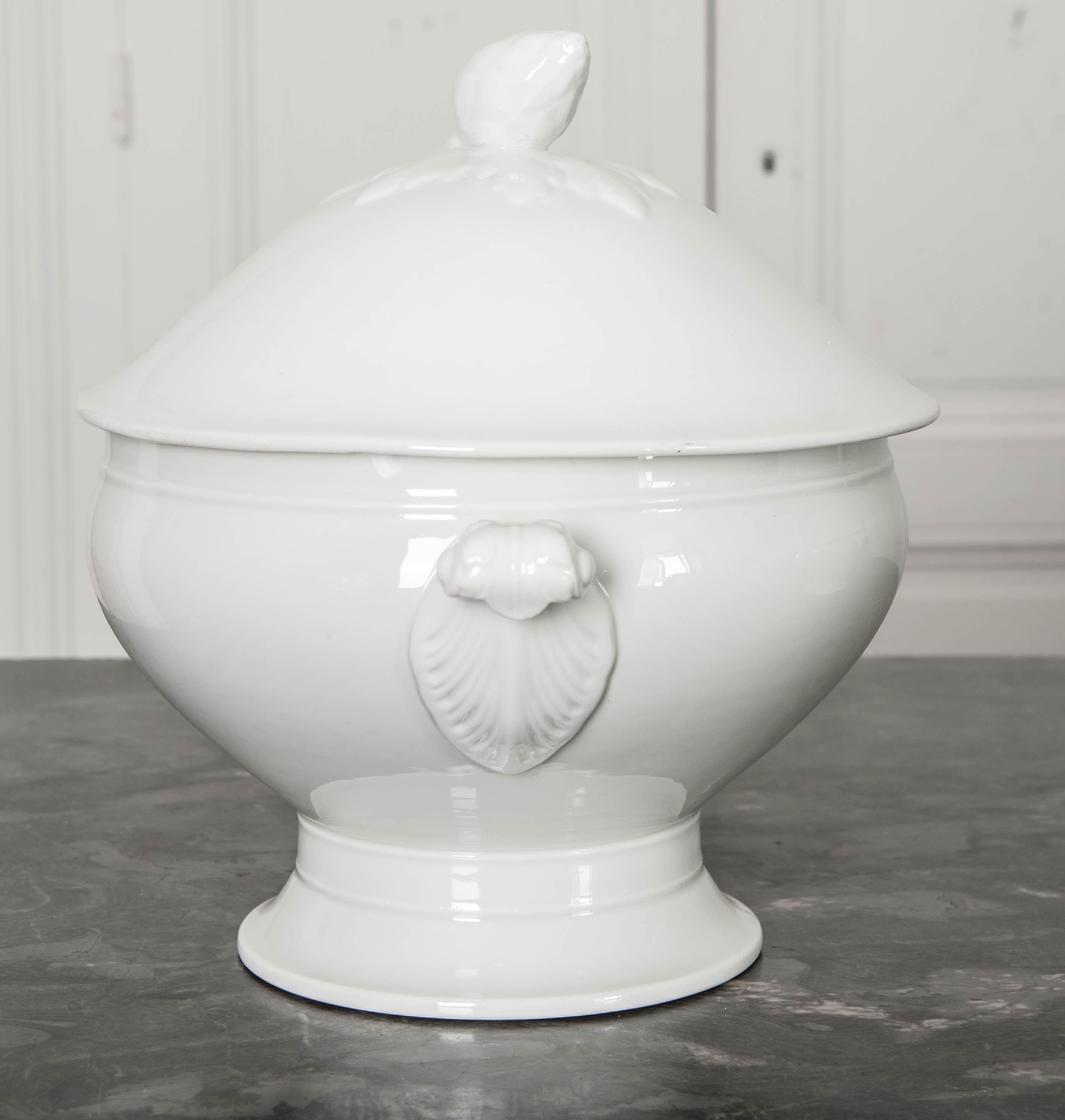 Early 20th Century French Ironstone Tureen In Good Condition In Baton Rouge, LA