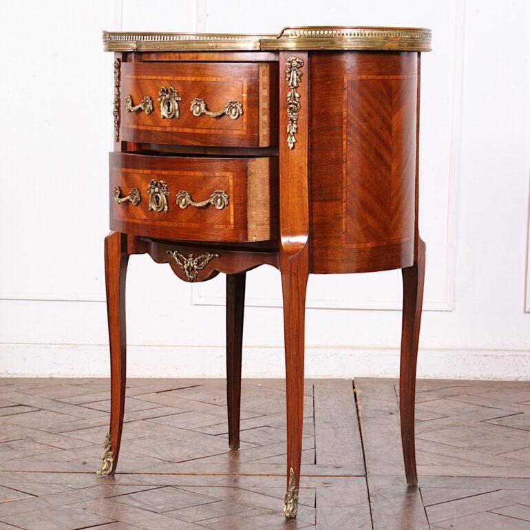 Early 20th Century French Kidney Shaped Commode or Nightstand In Good Condition In Vancouver, British Columbia