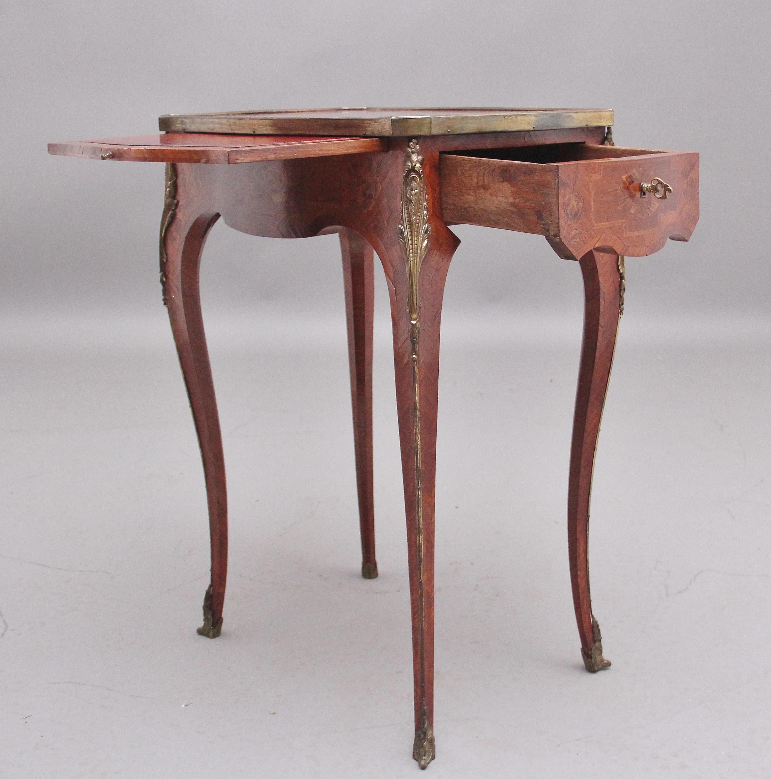 Early 20th Century French Kingwood and Marquetry Side Table For Sale 11
