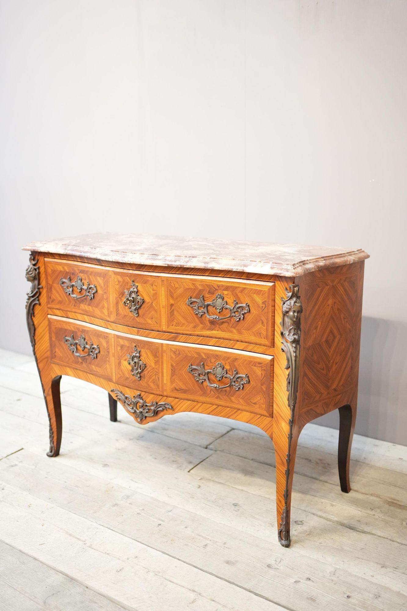 Early 20th century French Kingwood chest of drawers For Sale 4